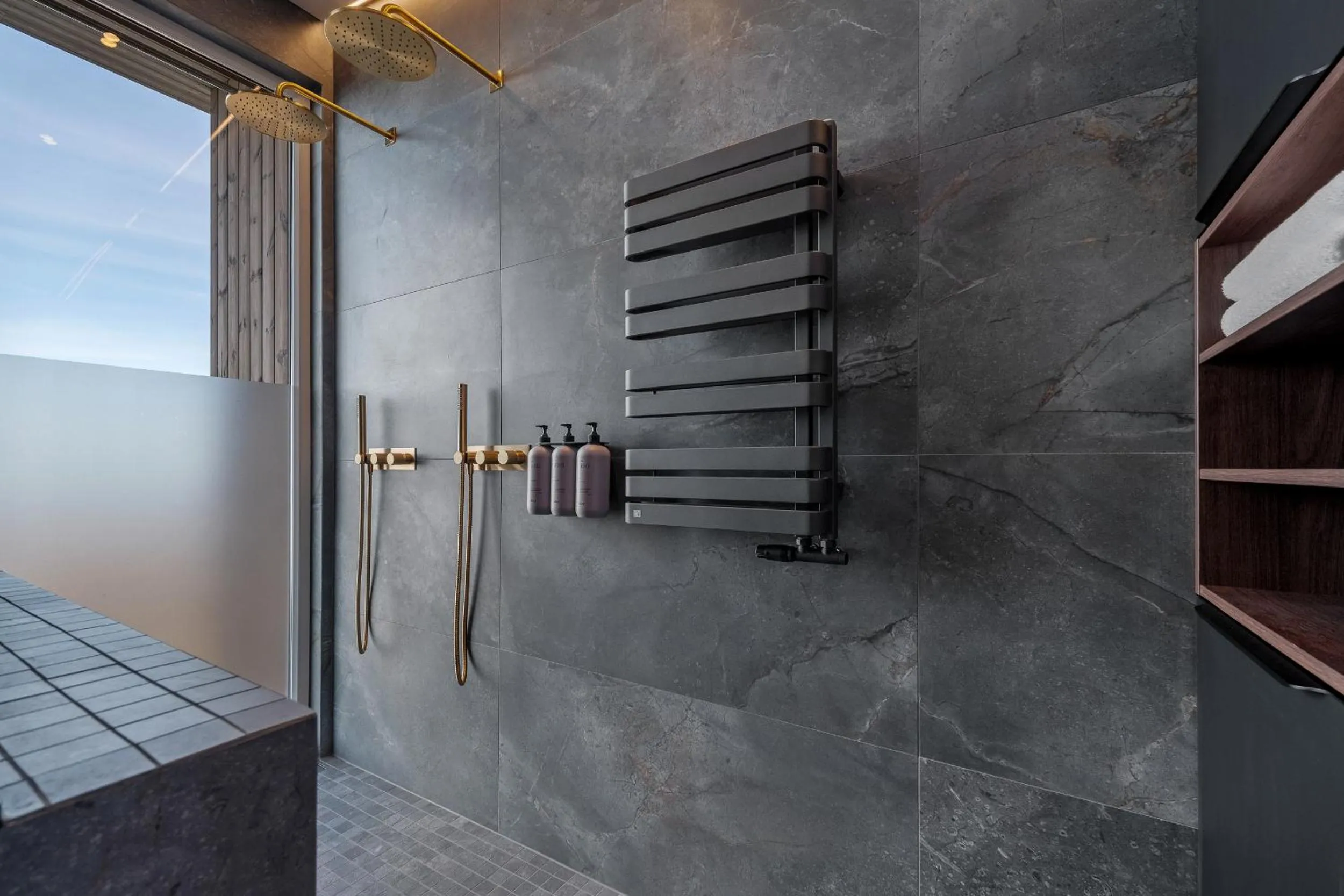 Shower in Bay View Apartments