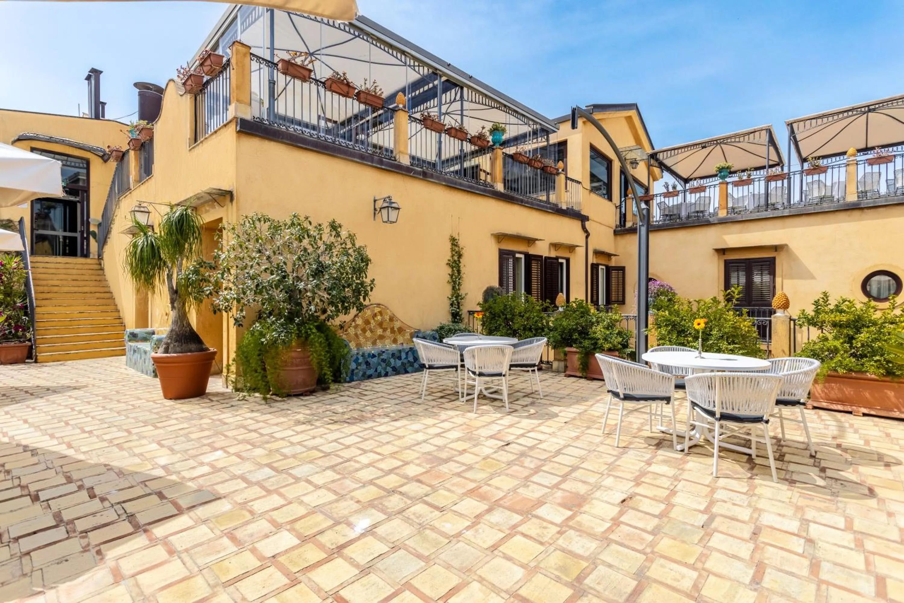 Balcony/Terrace in Eurostars Centrale Palace Hotel