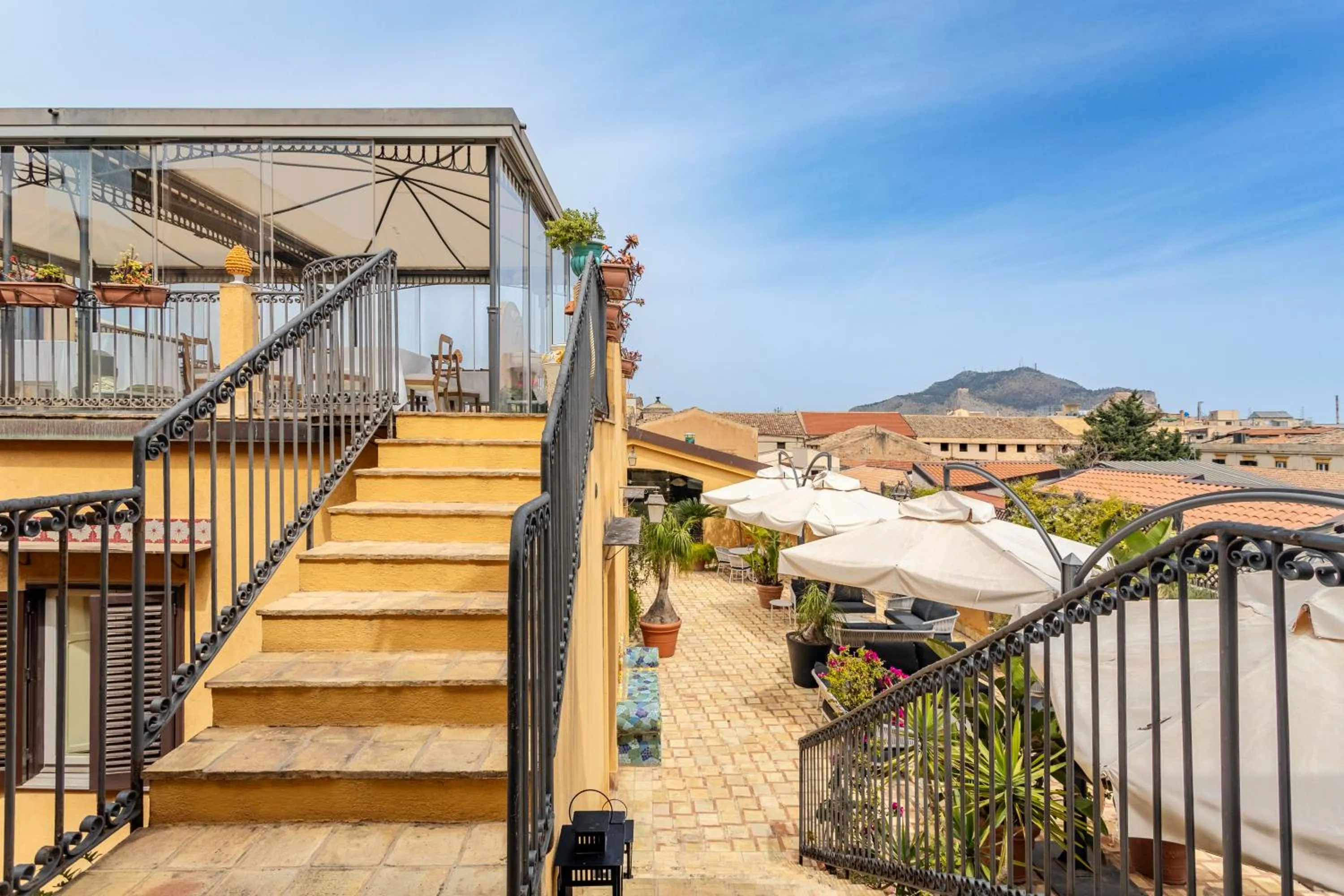 Property building in Eurostars Centrale Palace Hotel