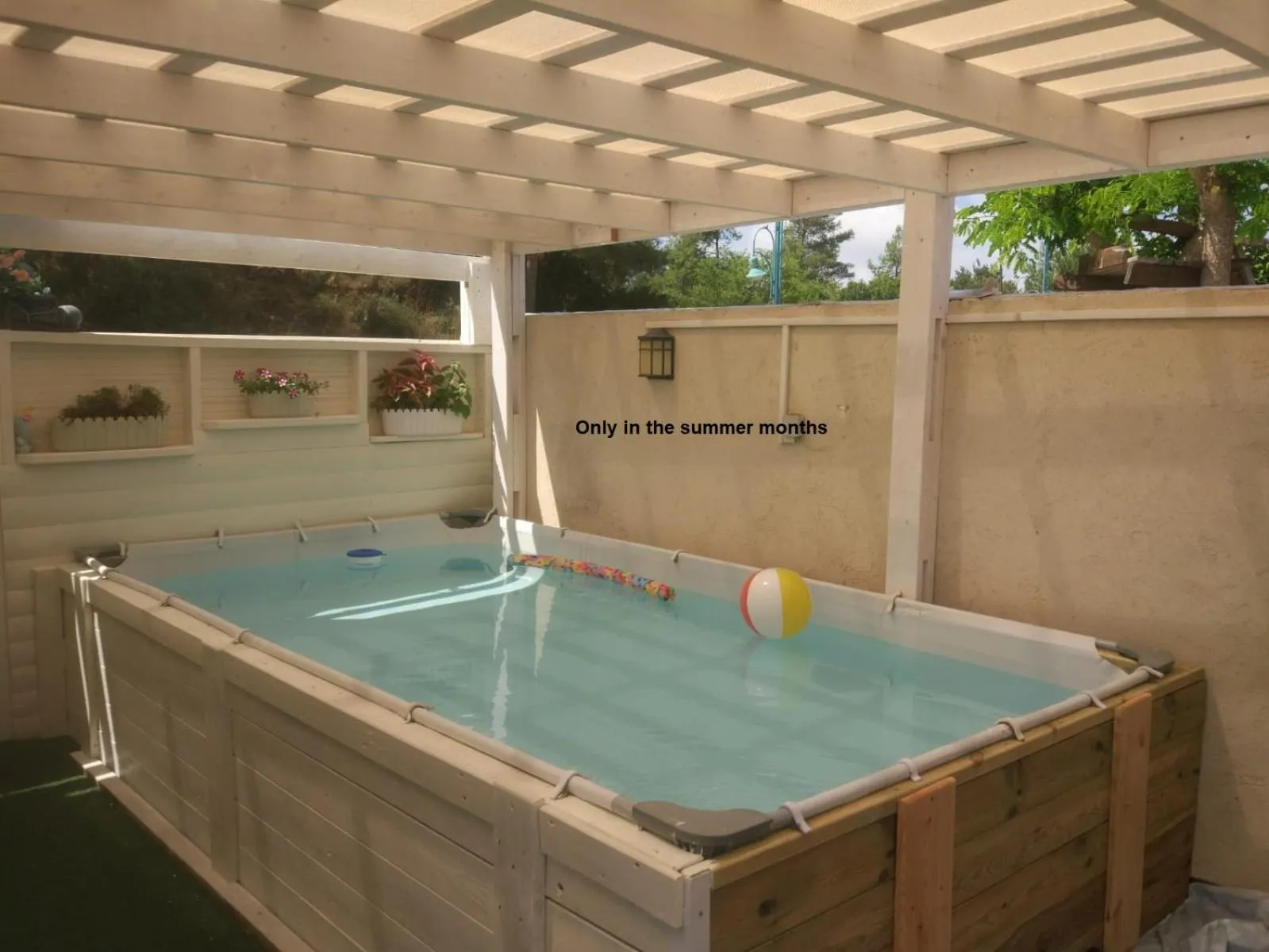 Swimming pool in Magic Touch