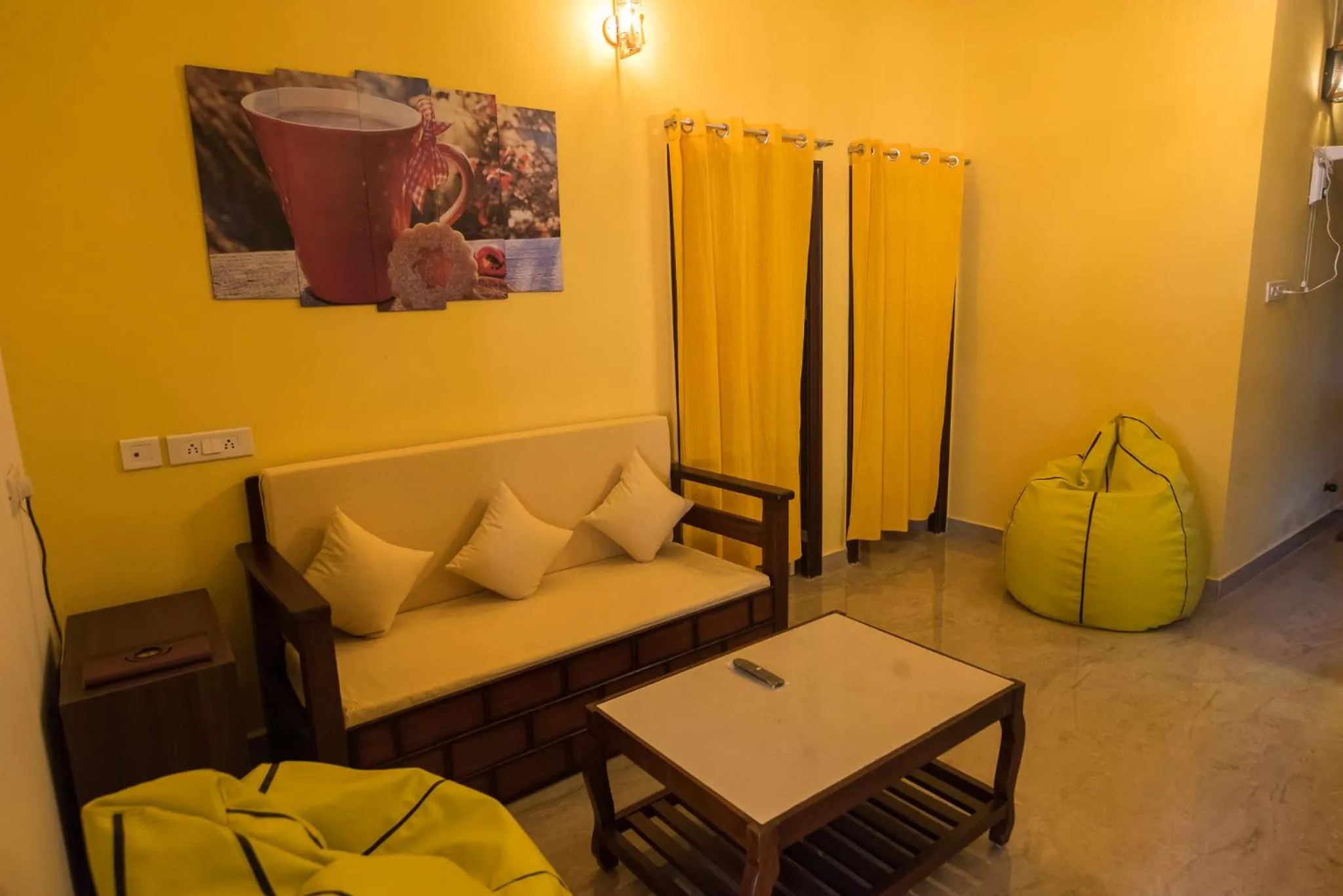 Seating area in Cheerful 2-bedroom near Auro Beach