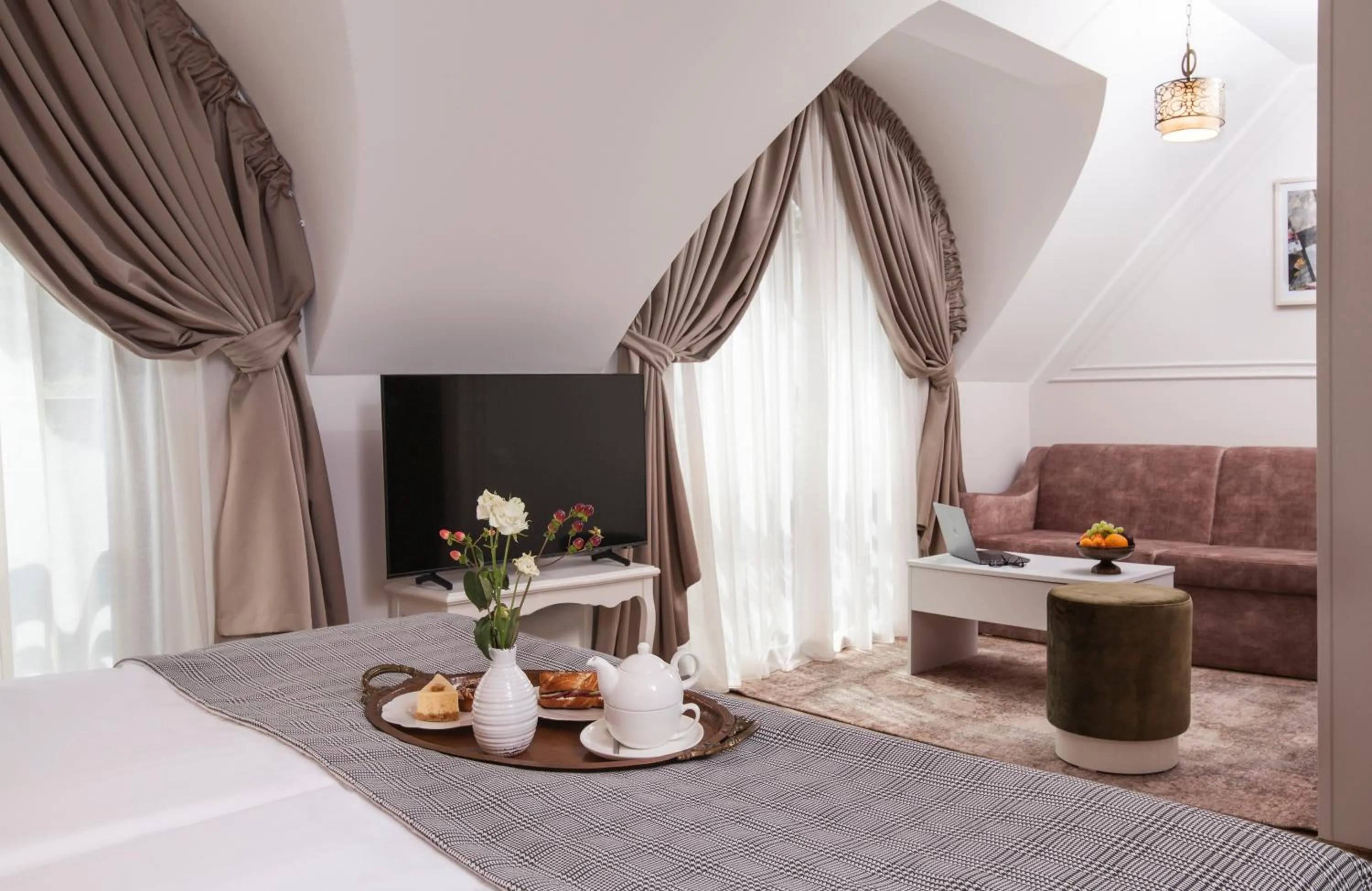 TV and multimedia, Bed in Villa Flavia Heritage Boutique Hotel