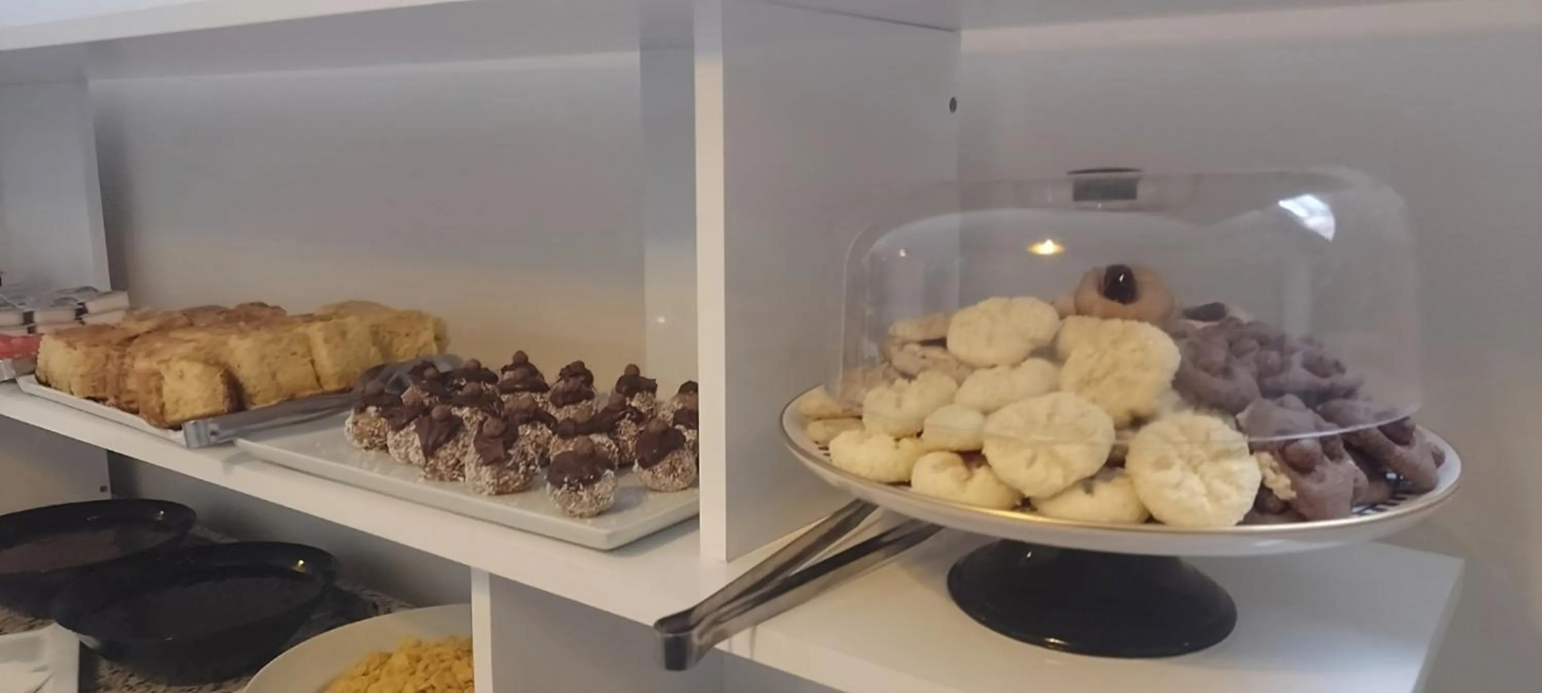 Restaurant/places to eat in BALPETEK HOTEL