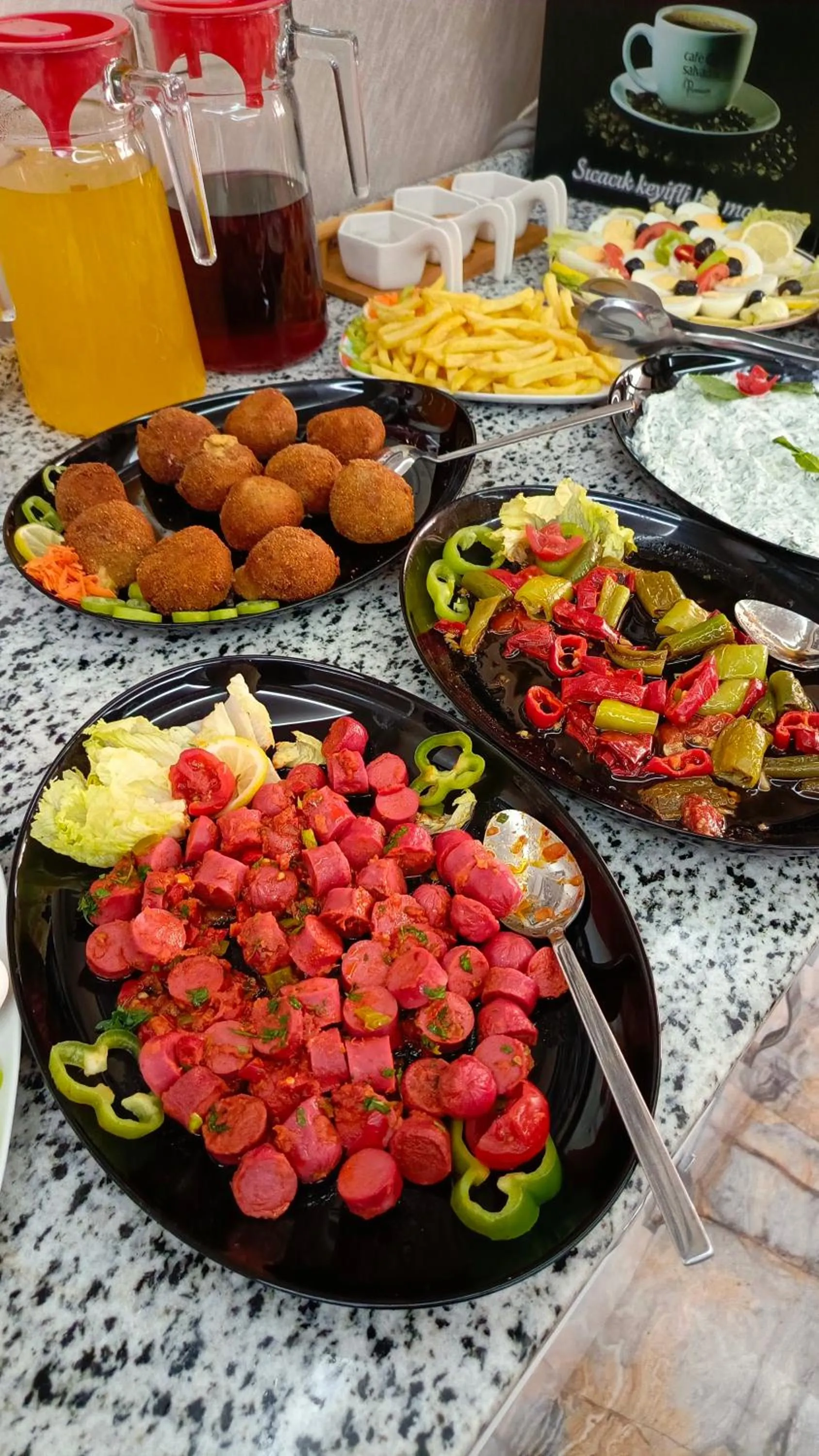 Restaurant/places to eat in BALPETEK HOTEL