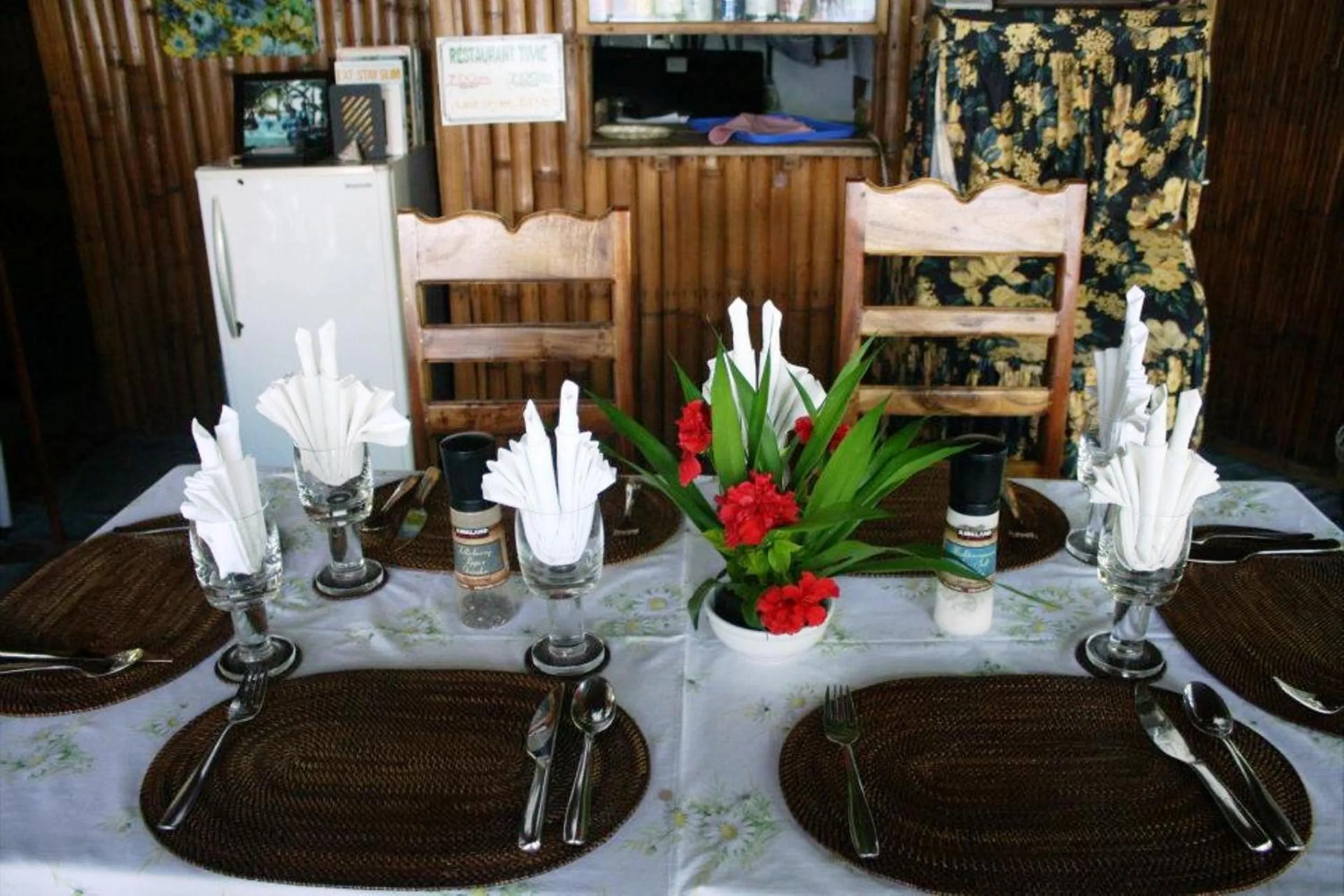 Restaurant/places to eat in Lazi Beach Club Resort