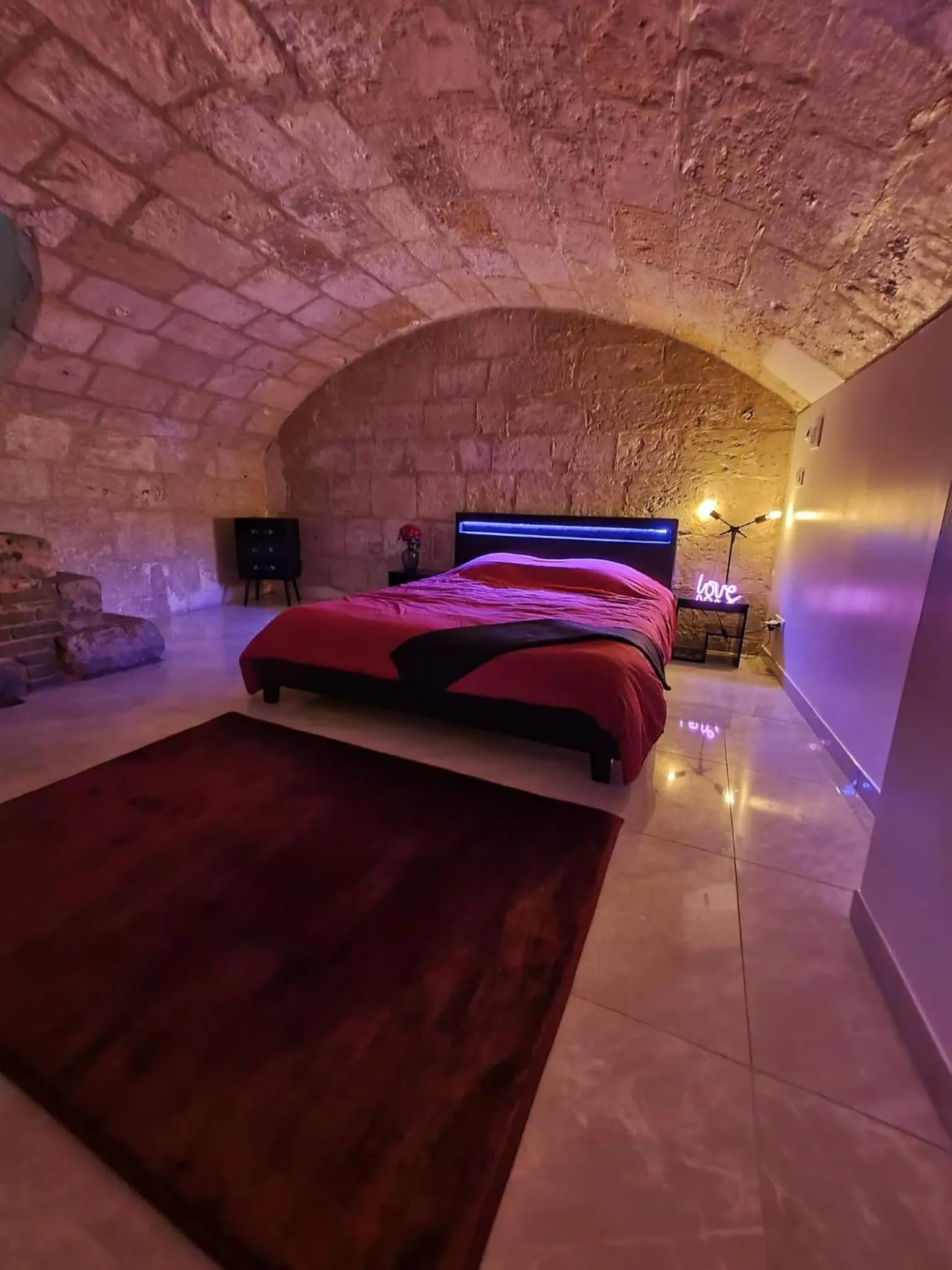 Bedroom in LA FORTERESSE - Jacuzzi/Sauna - Centre Historique