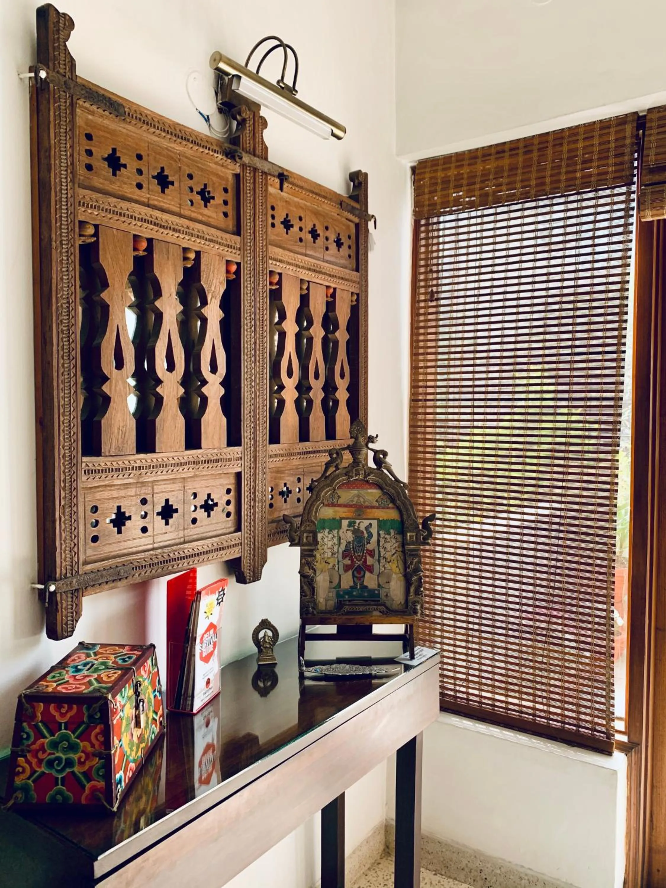 Lobby or reception in Thikana Delhi ( Boutique B&B)