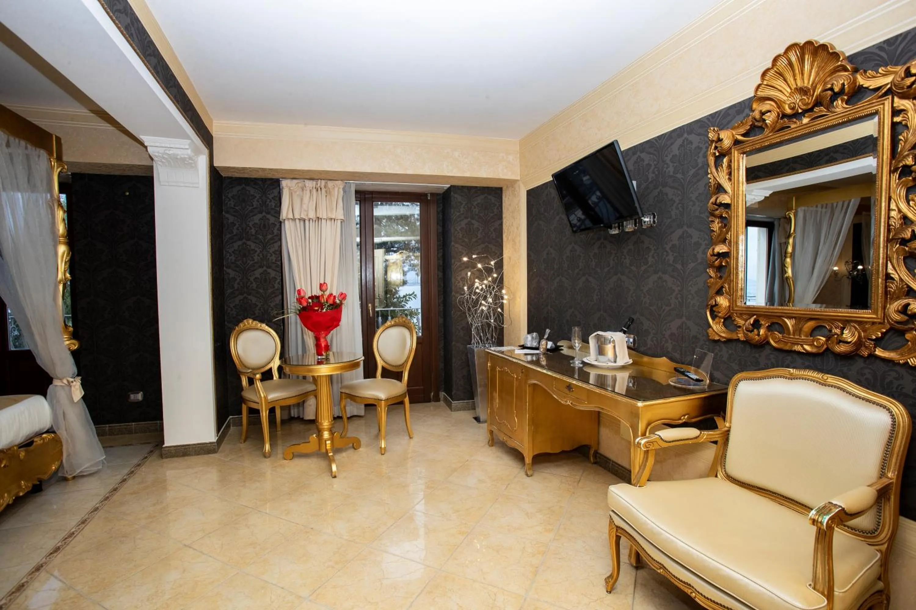 TV and multimedia in Hotel Il Principe