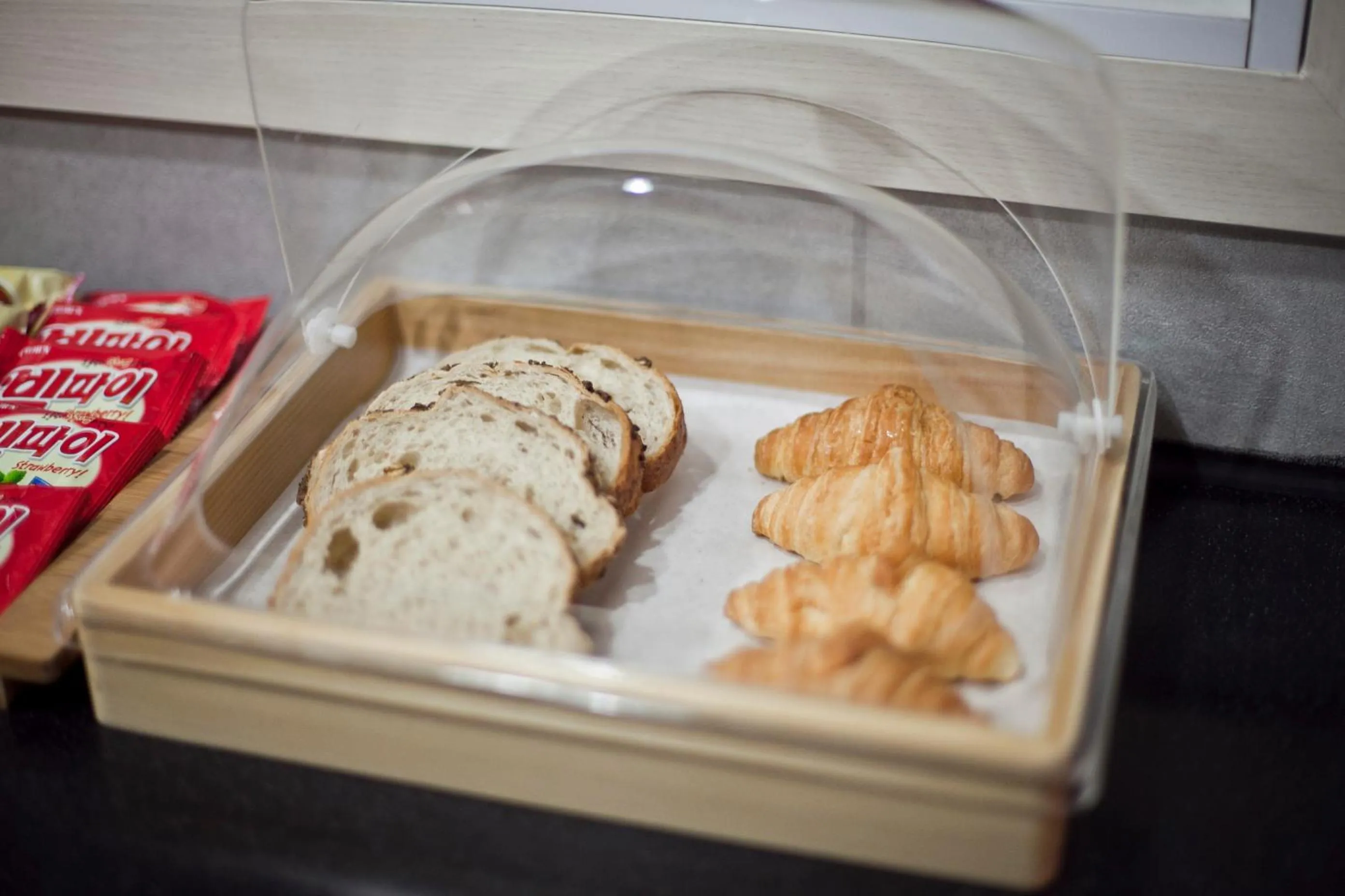 Continental breakfast in Ari House