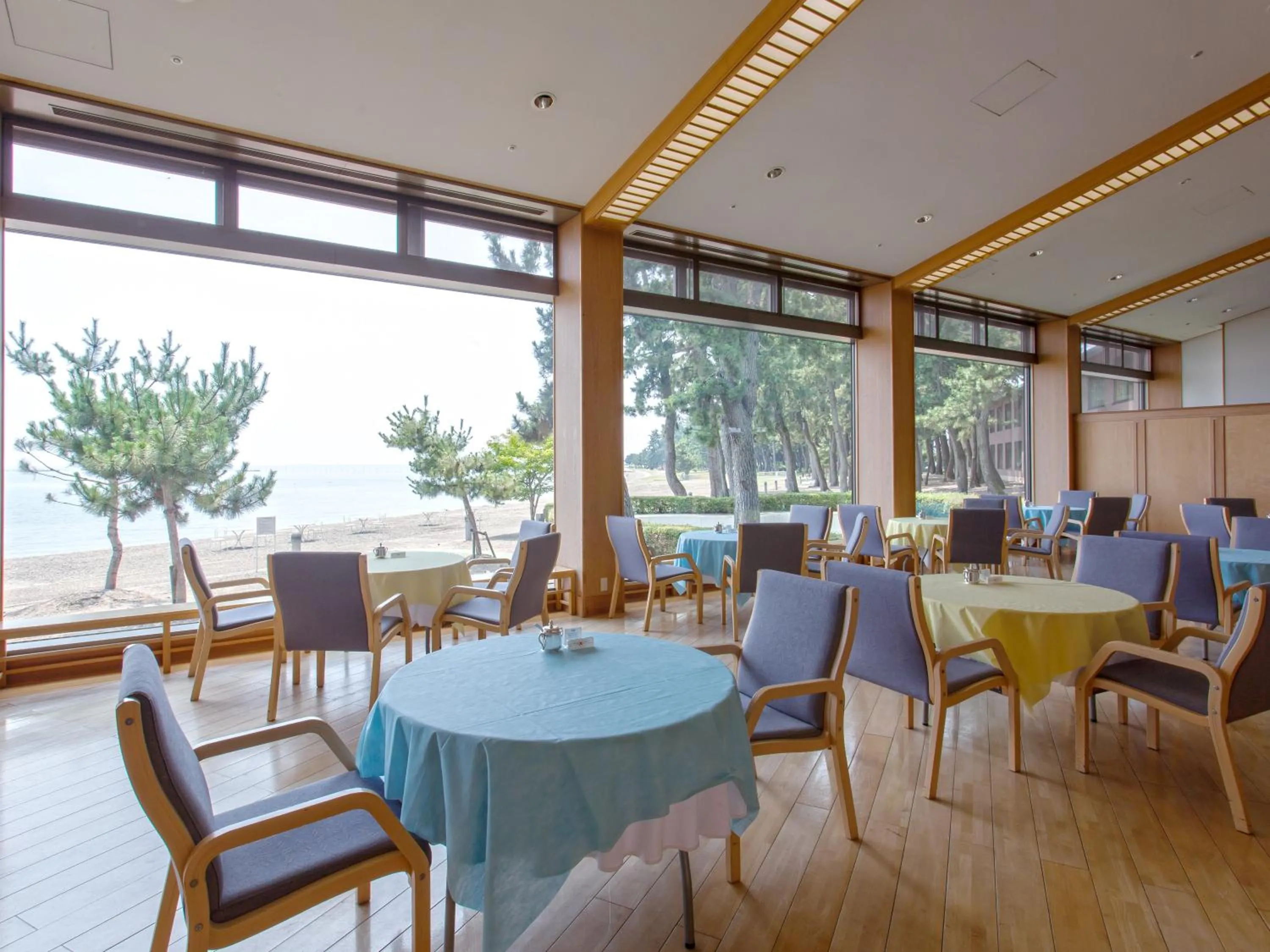Lounge or bar in Grand Park Hotel Okubiwako Makino