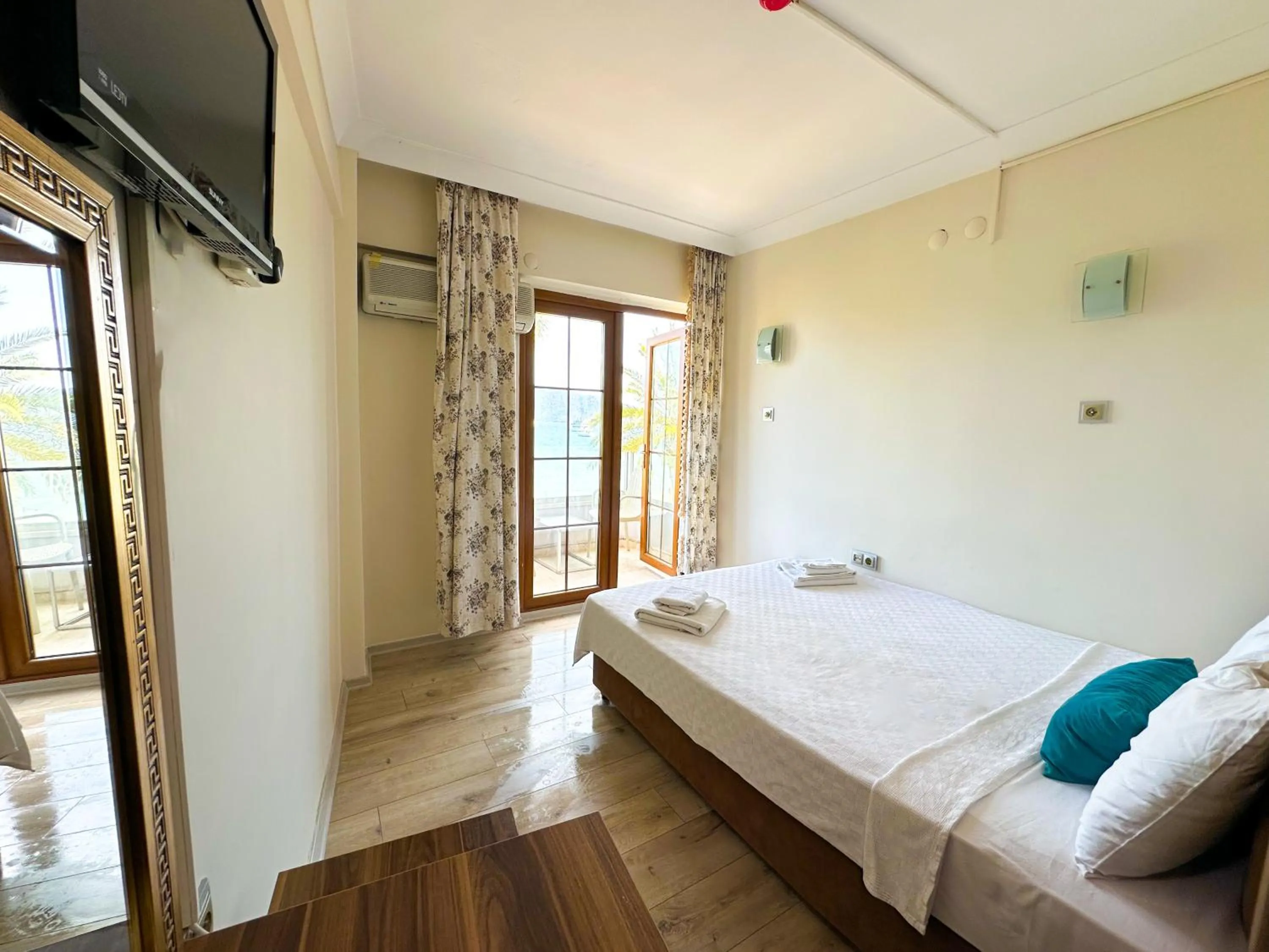 Sea view, Bed in Reis Beach Hotel