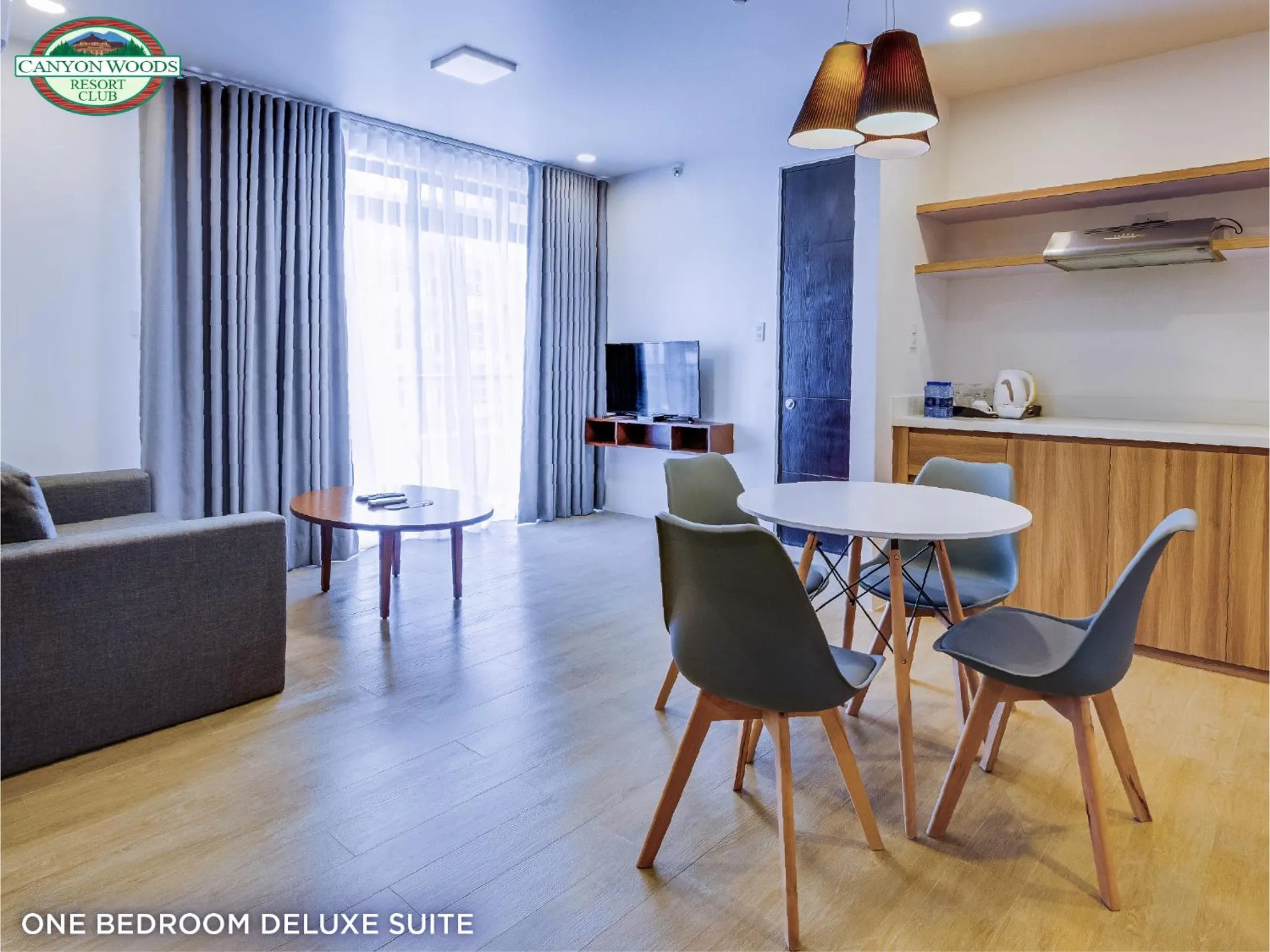 Kitchen or kitchenette in Canyon Woods Resort Club Tagaytay