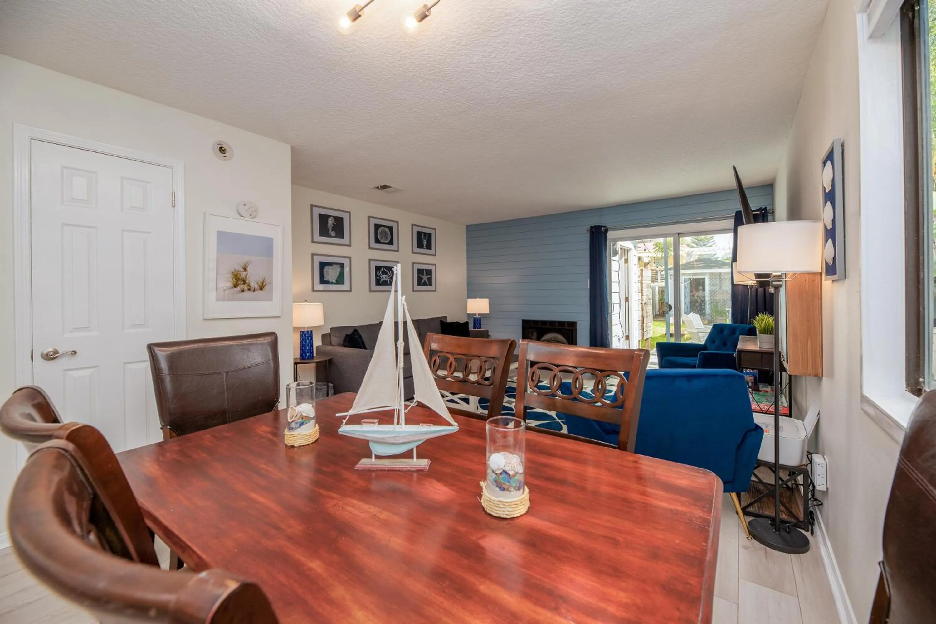 Kitchen or kitchenette in Jax Vacations 1/2 Mile to Beach, 2 bedroom townhome pet friendly