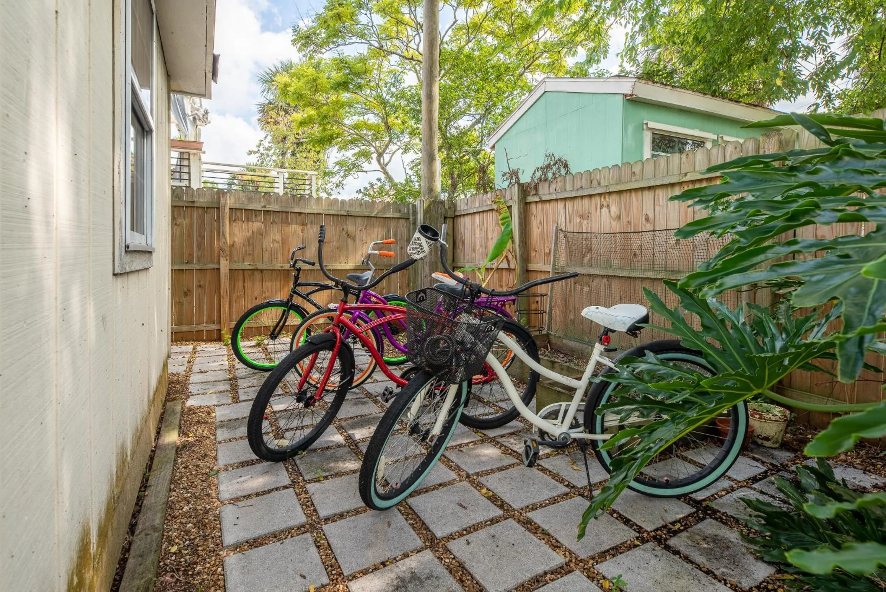 Cycling in Jax Vacations 1/2 Mile to Beach, 2 bedroom townhome pet friendly
