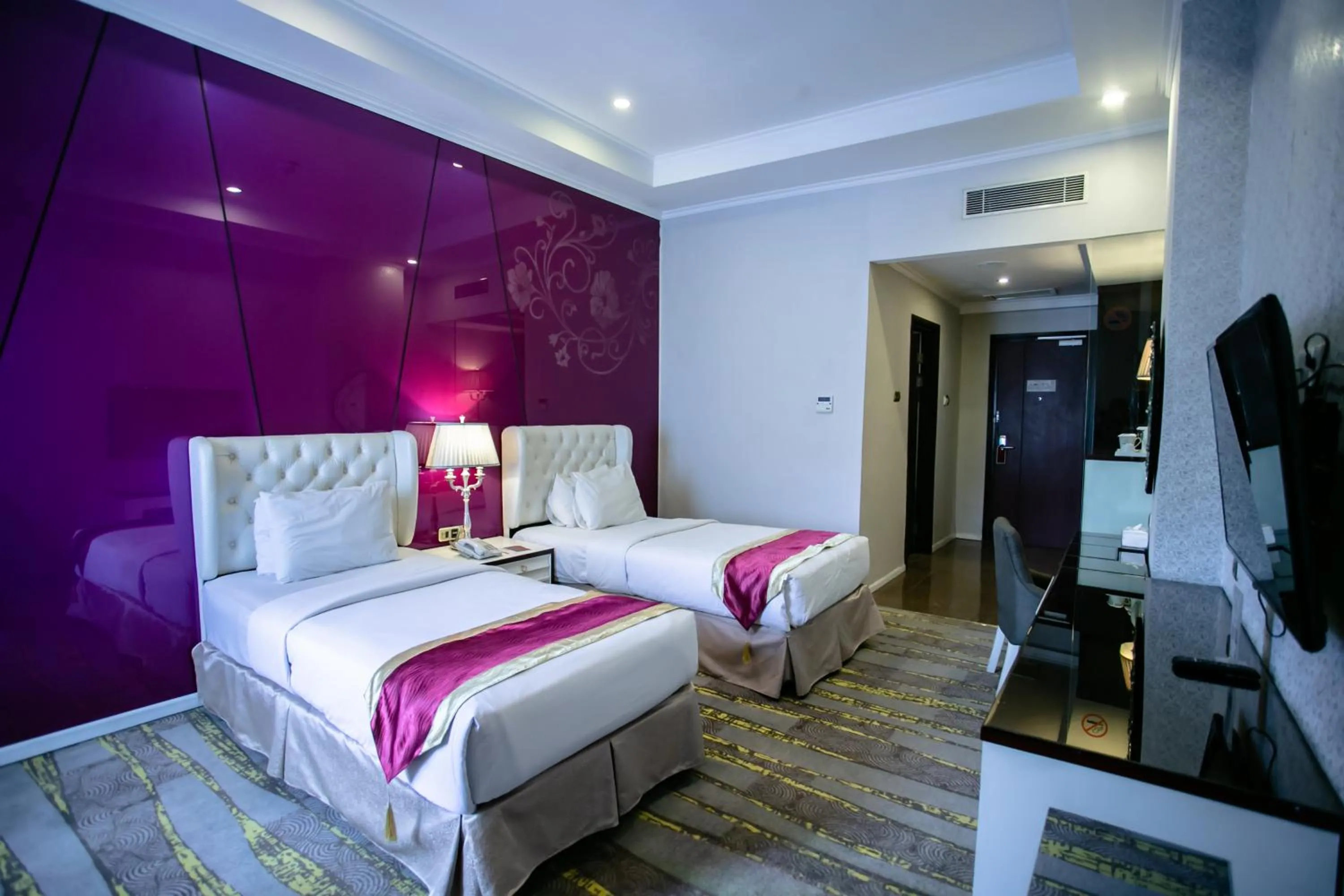 Bed in Sutanraja Hotel & Convention Centre
