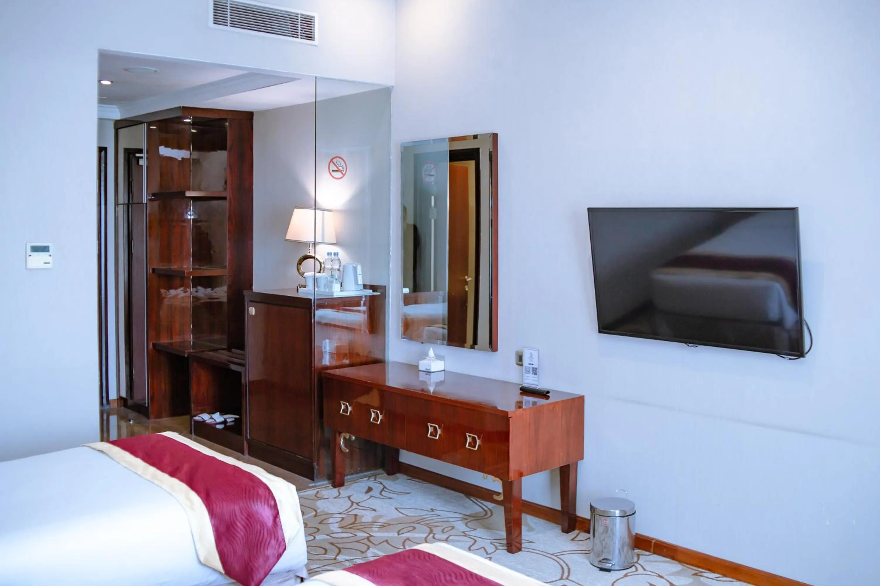 Bed in Sutanraja Hotel & Convention Centre