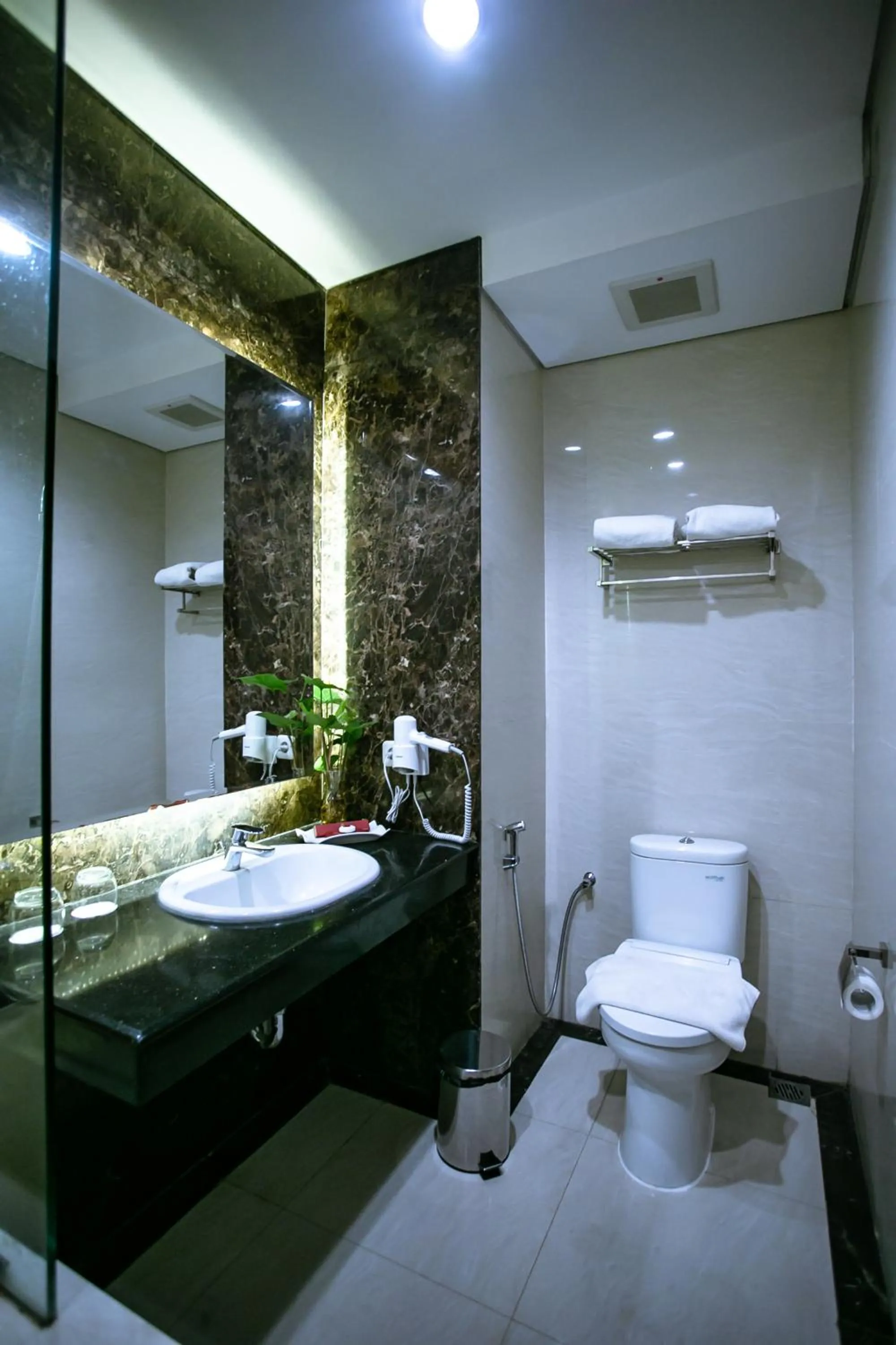 Sutanraja Hotel & Convention Centre