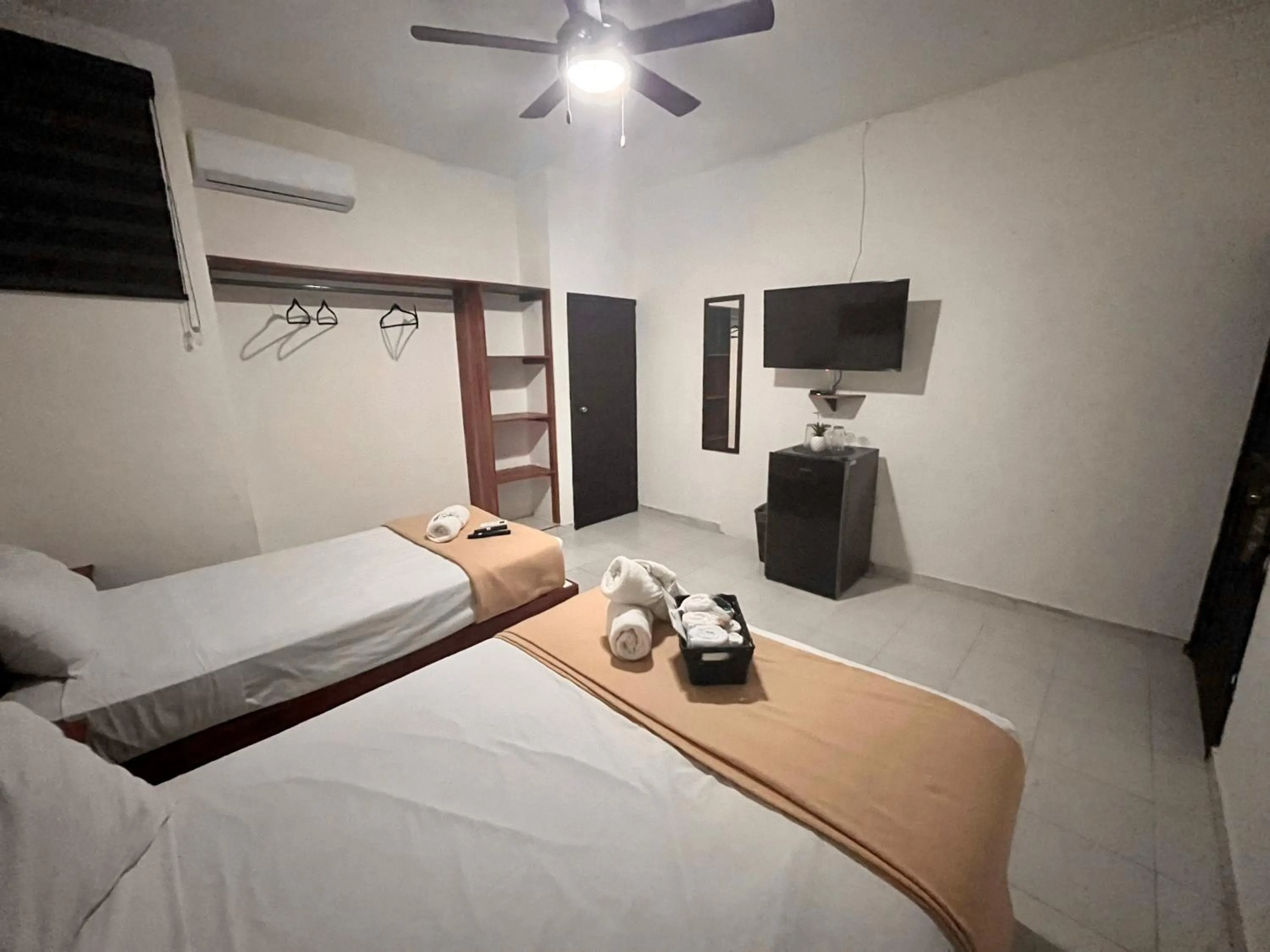 TV and multimedia, Bed in BALAM Playa - 15Th Ave