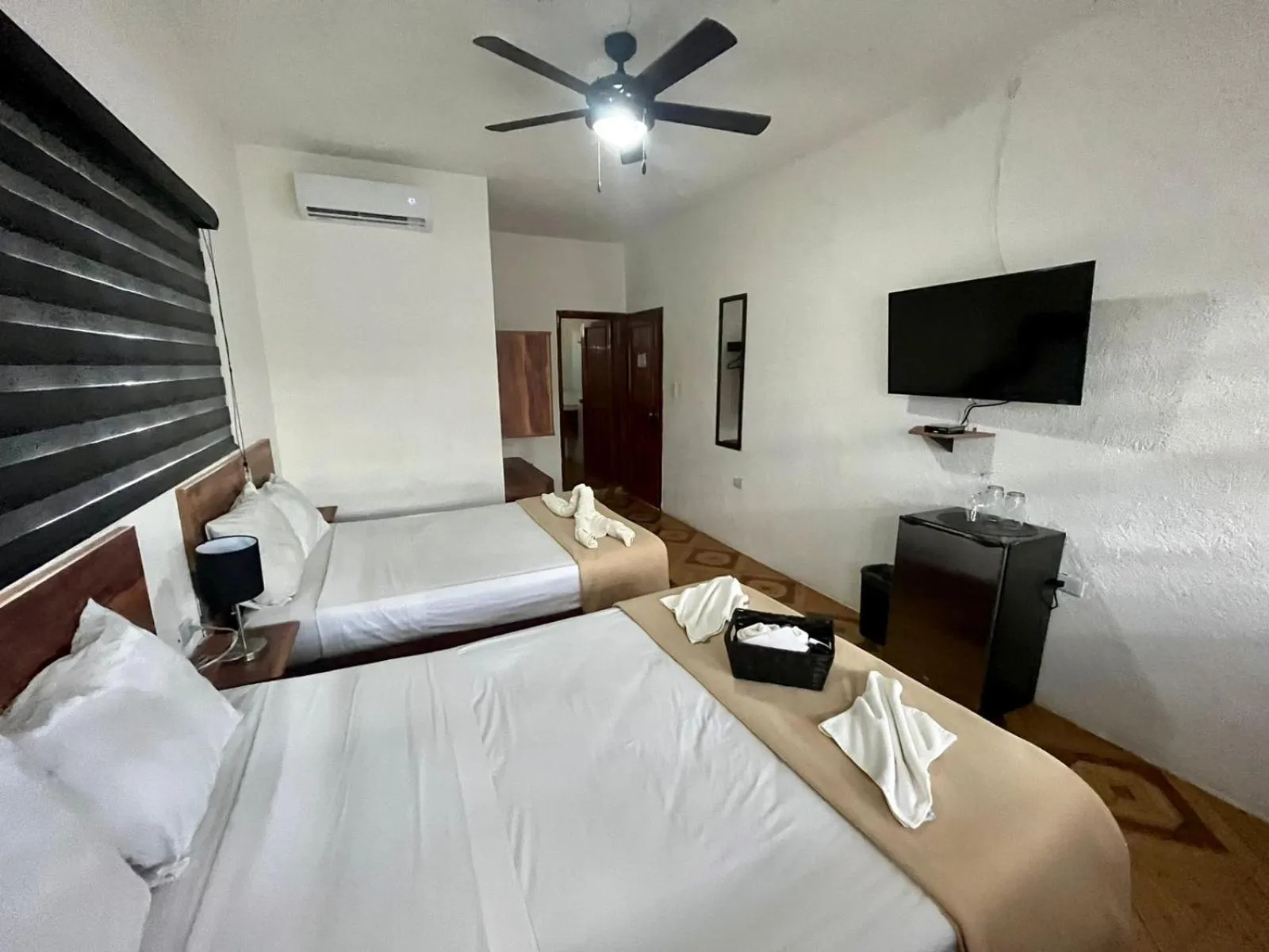 Photo of the whole room, Bed in BALAM Playa - 15Th Ave