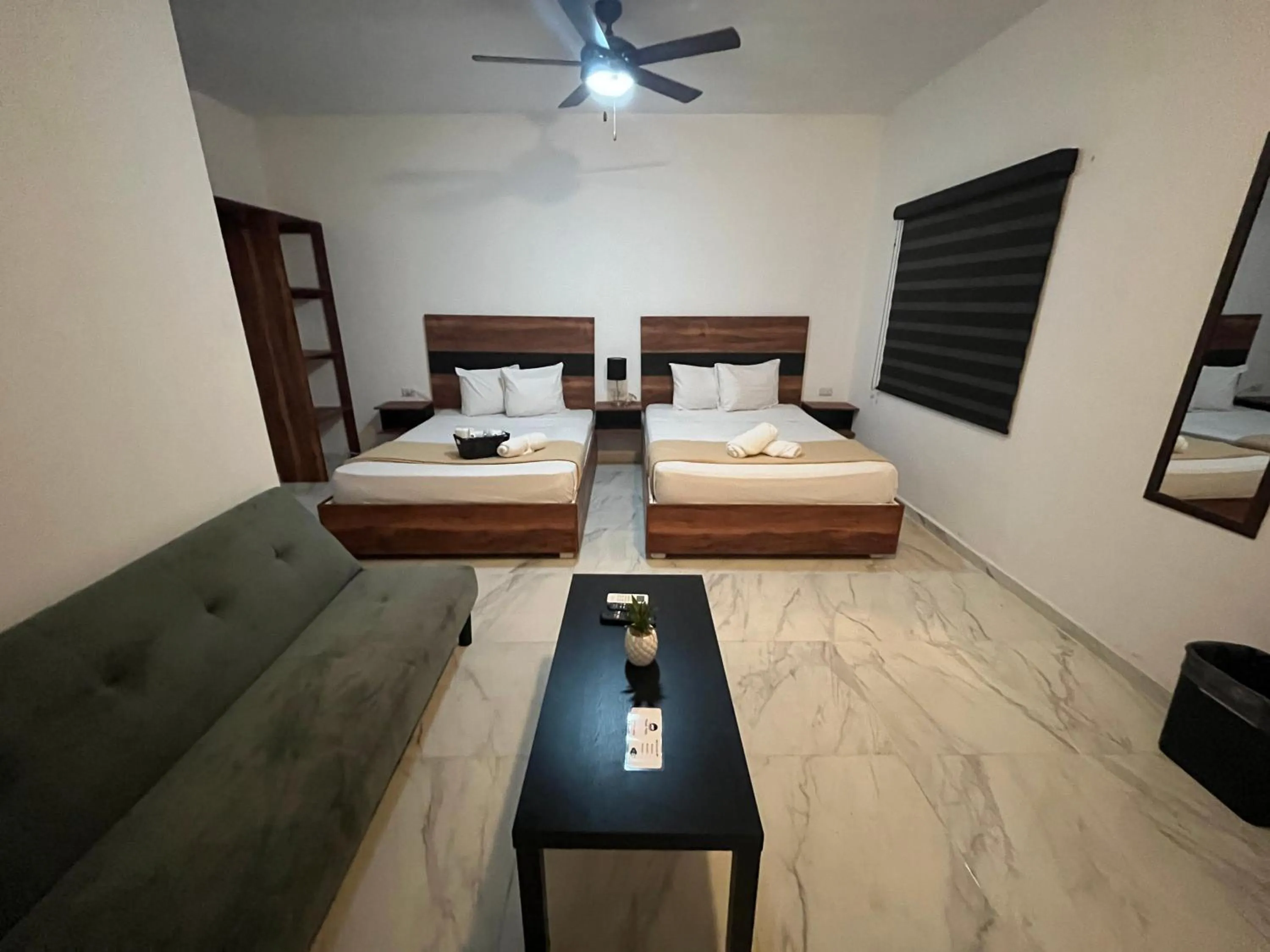 Photo of the whole room, Bed in BALAM Playa - 15Th Ave