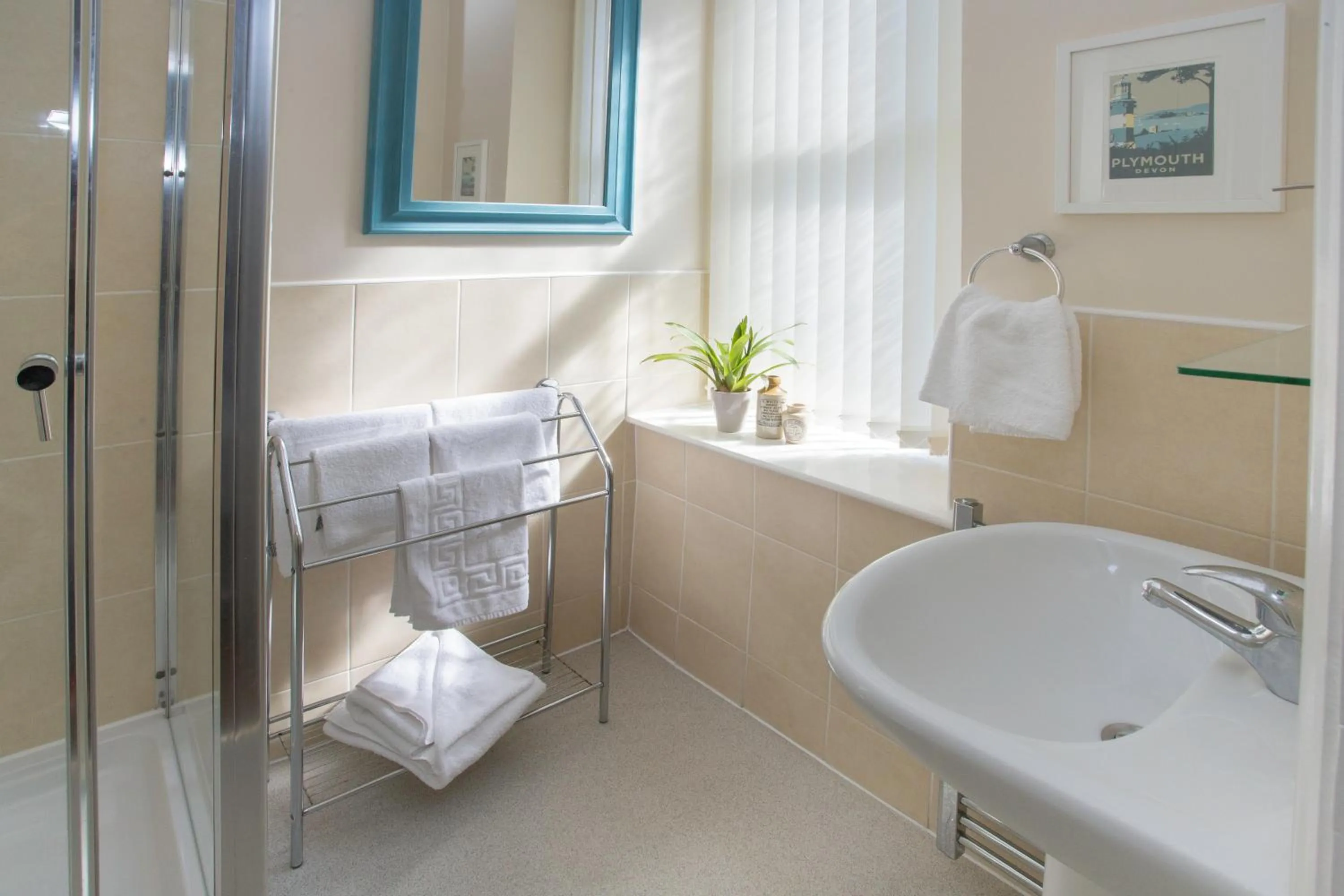 Bathroom in Mariners Guest House