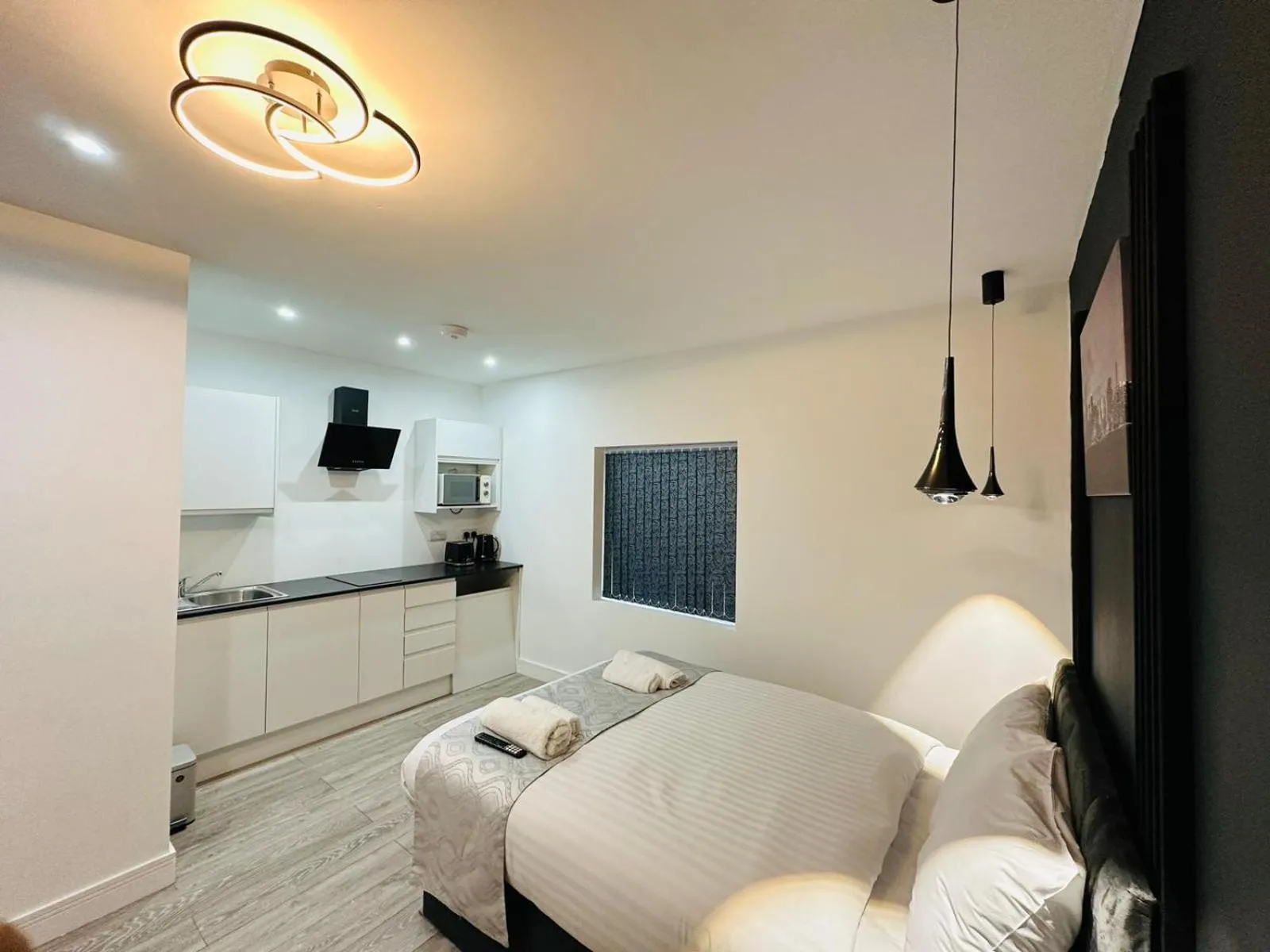 Bed in Heathrow Lodge Ltd