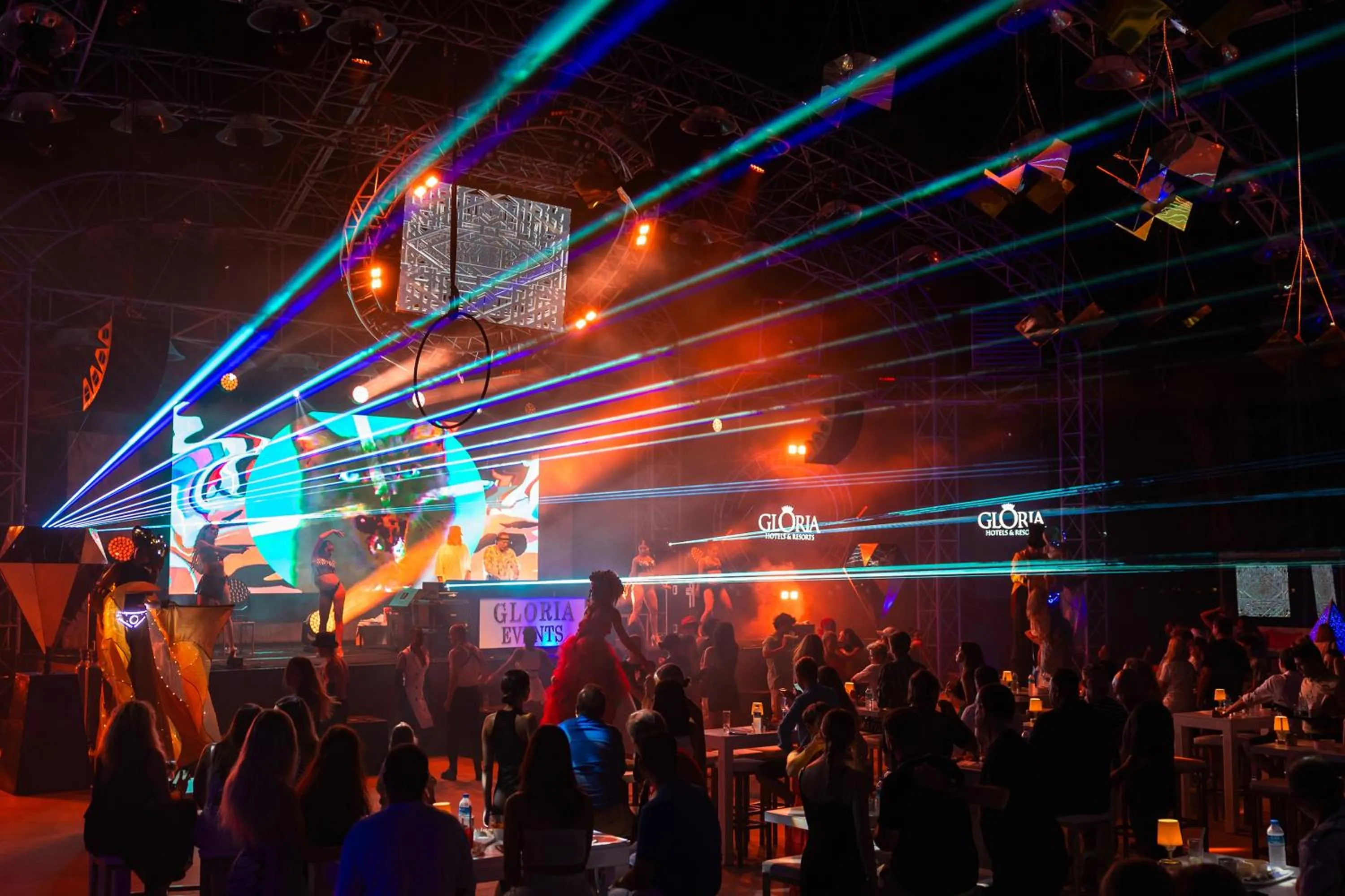 People in Gloria Serenity Resort