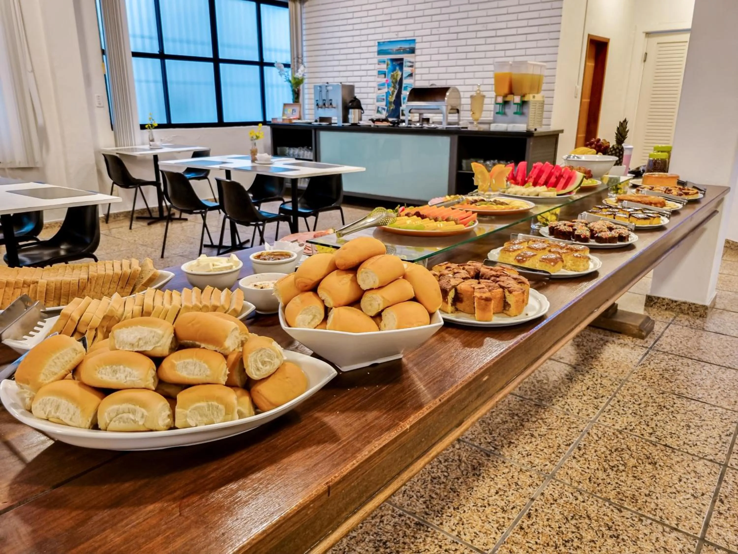 Restaurant/places to eat in Canas Gold Praia Hotel