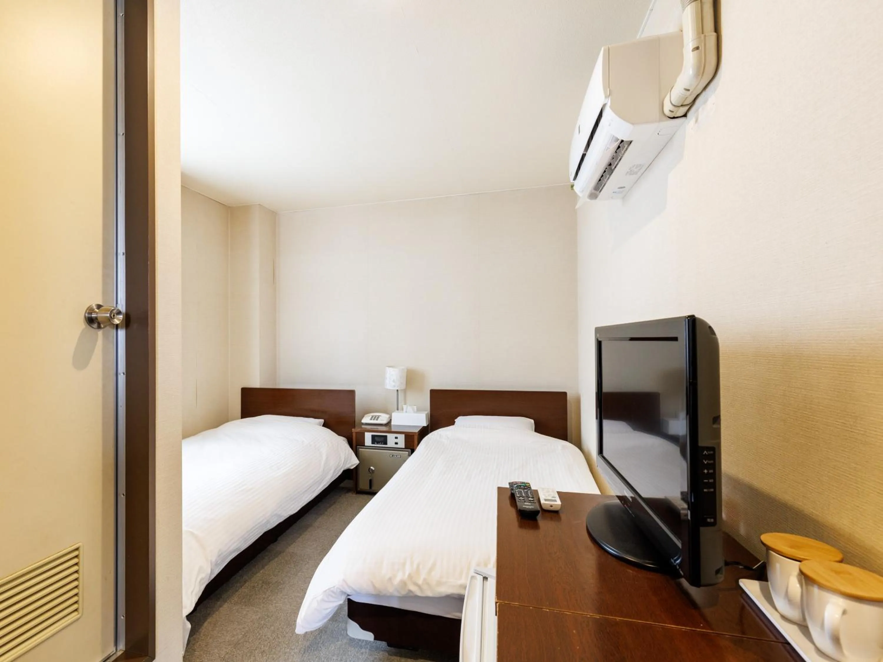 Photo of the whole room, Bed in Seoul Garden Hotel