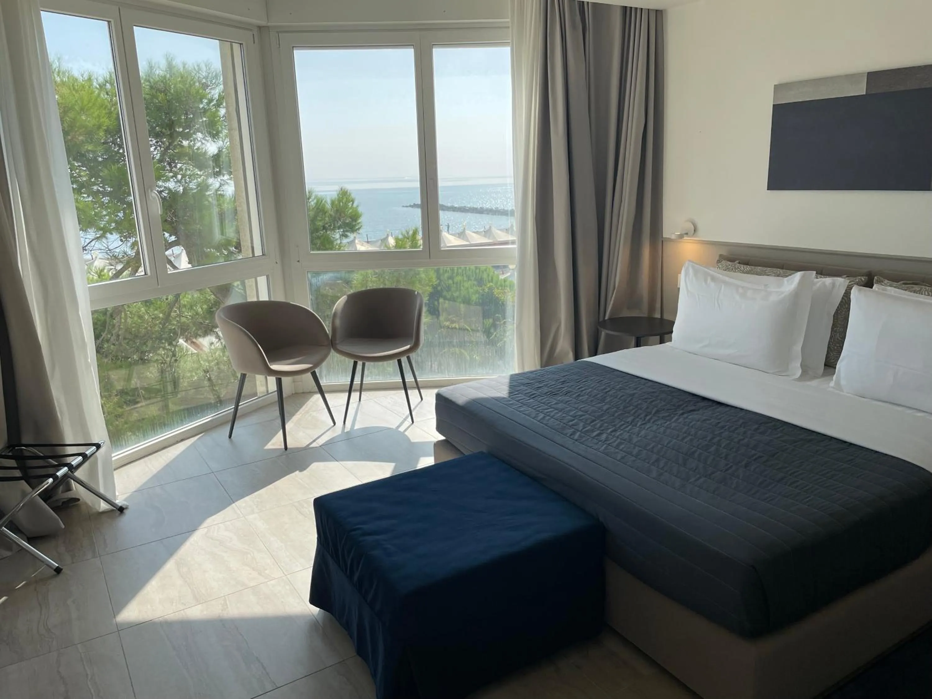 Bed in Hotel Petit Palais