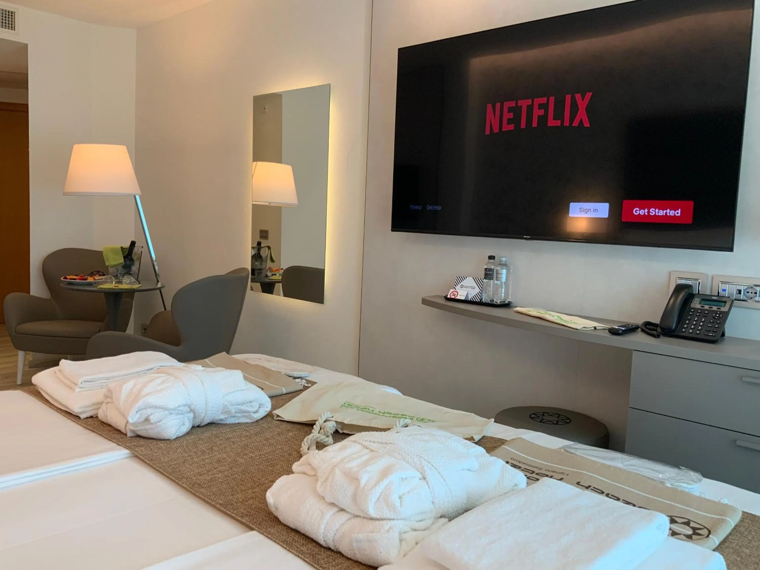 Bedroom, Bed in International Beach Hotel