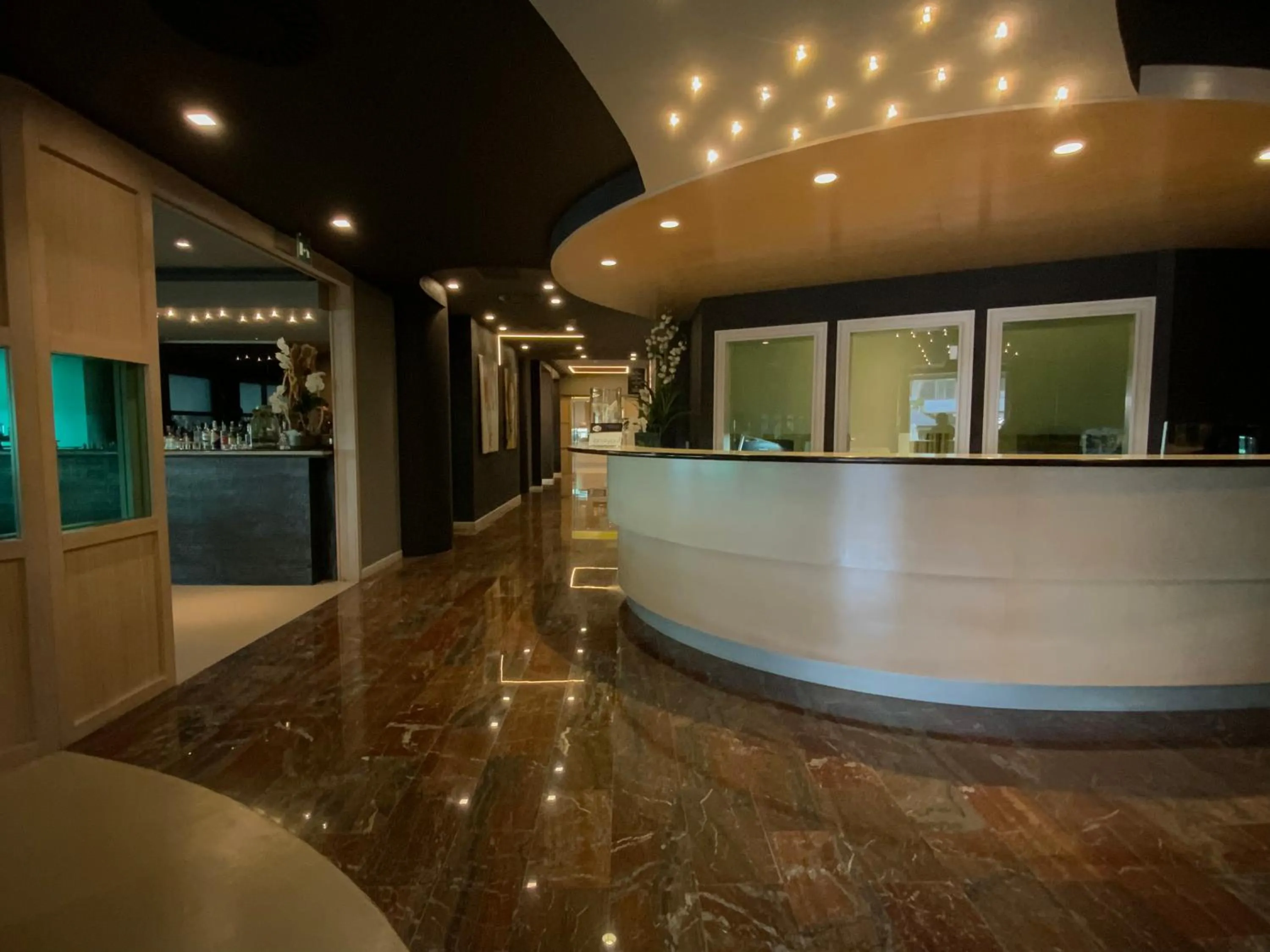 Lobby or reception in International Beach Hotel