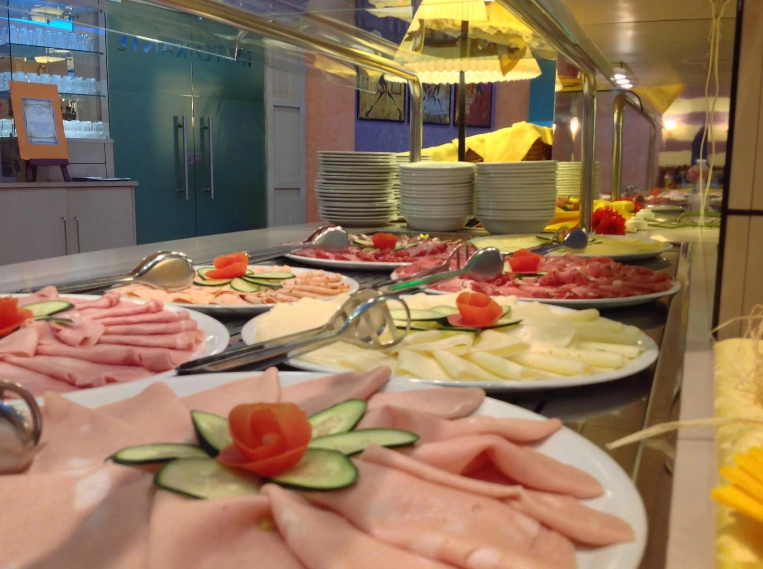 Food and drinks in International Beach Hotel