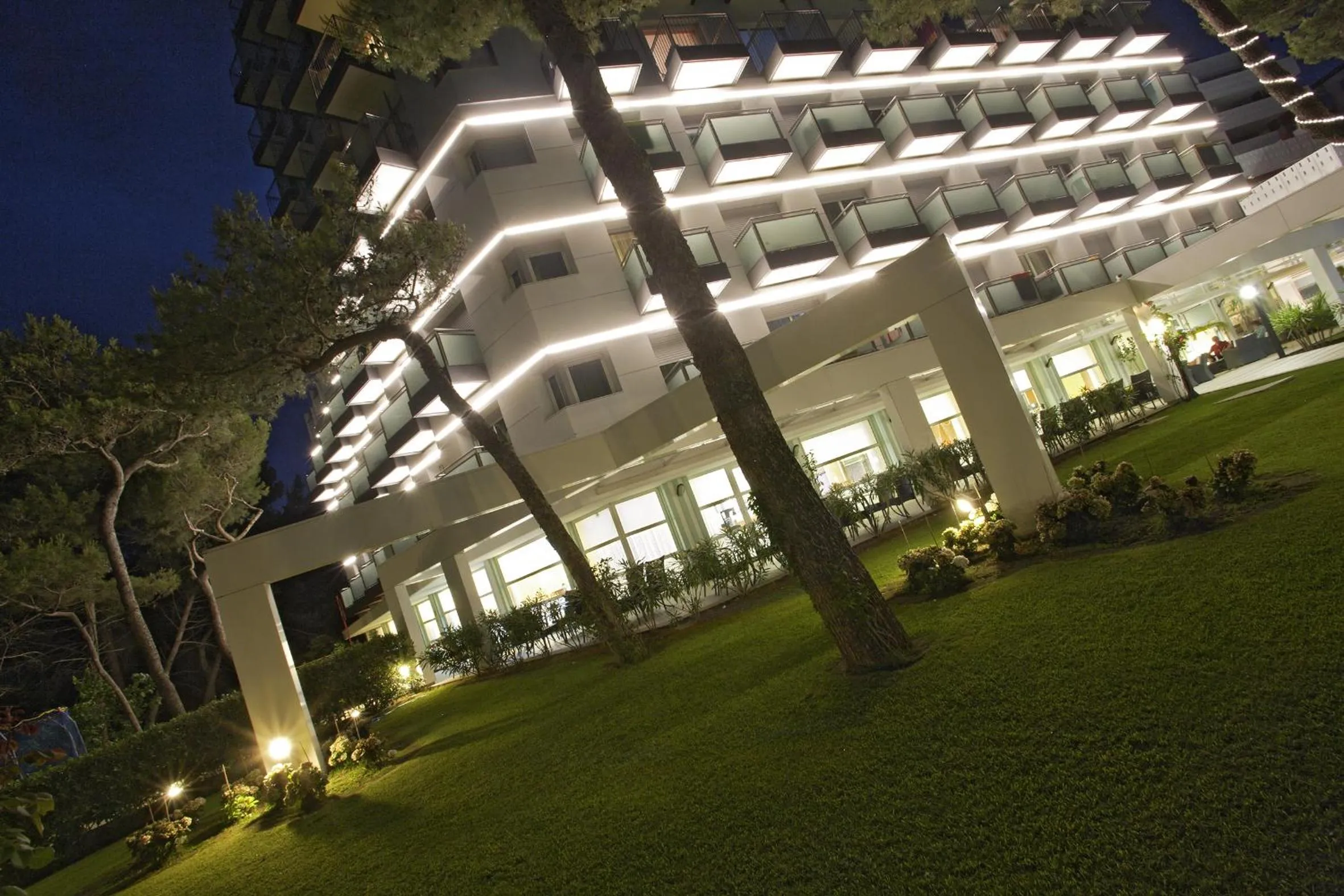 Facade/entrance in International Beach Hotel