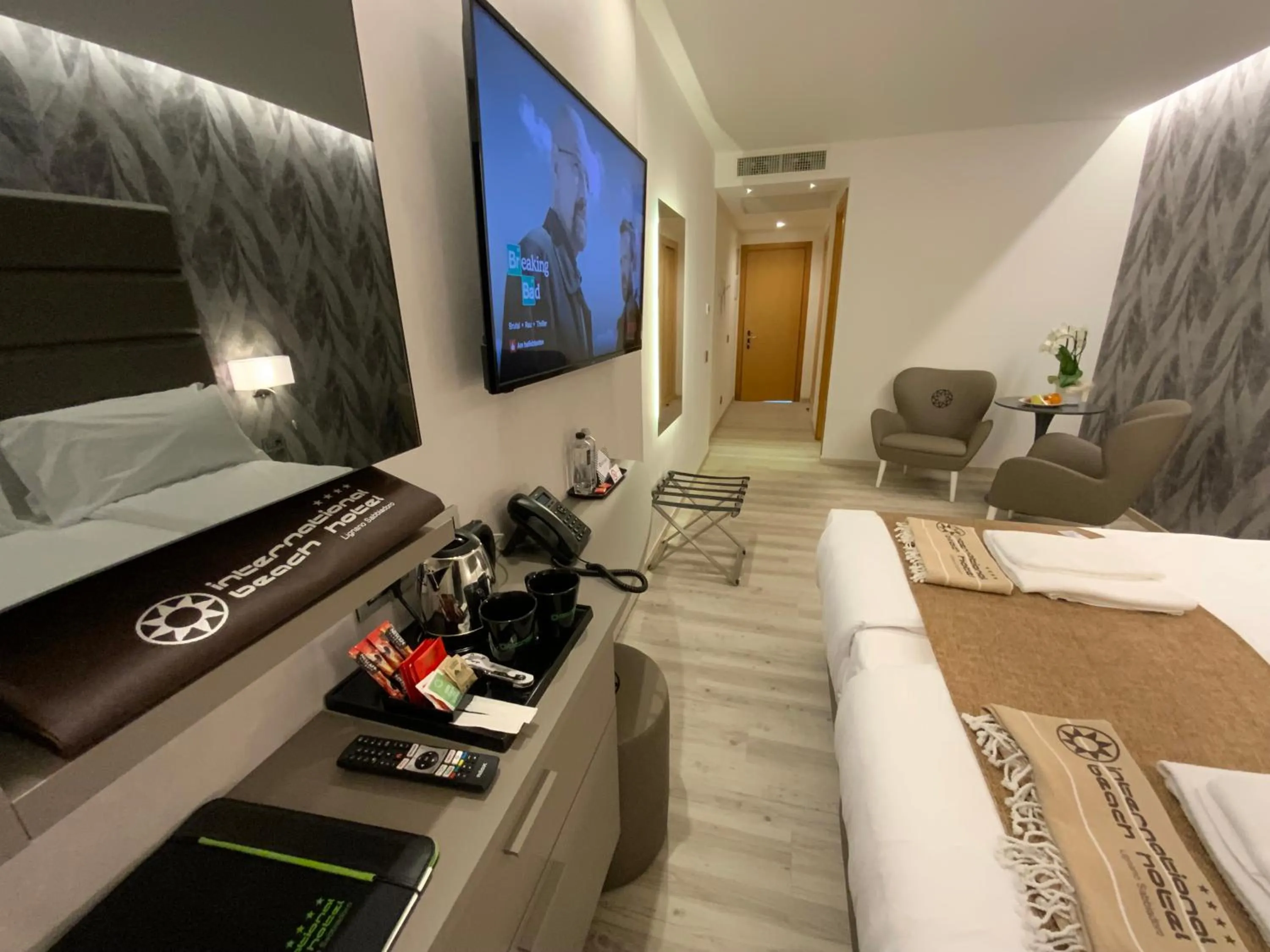 Photo of the whole room in International Beach Hotel