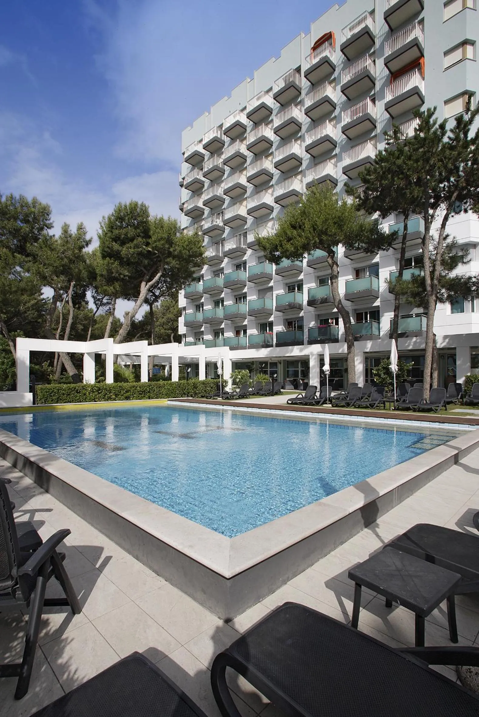 Facade/entrance in International Beach Hotel