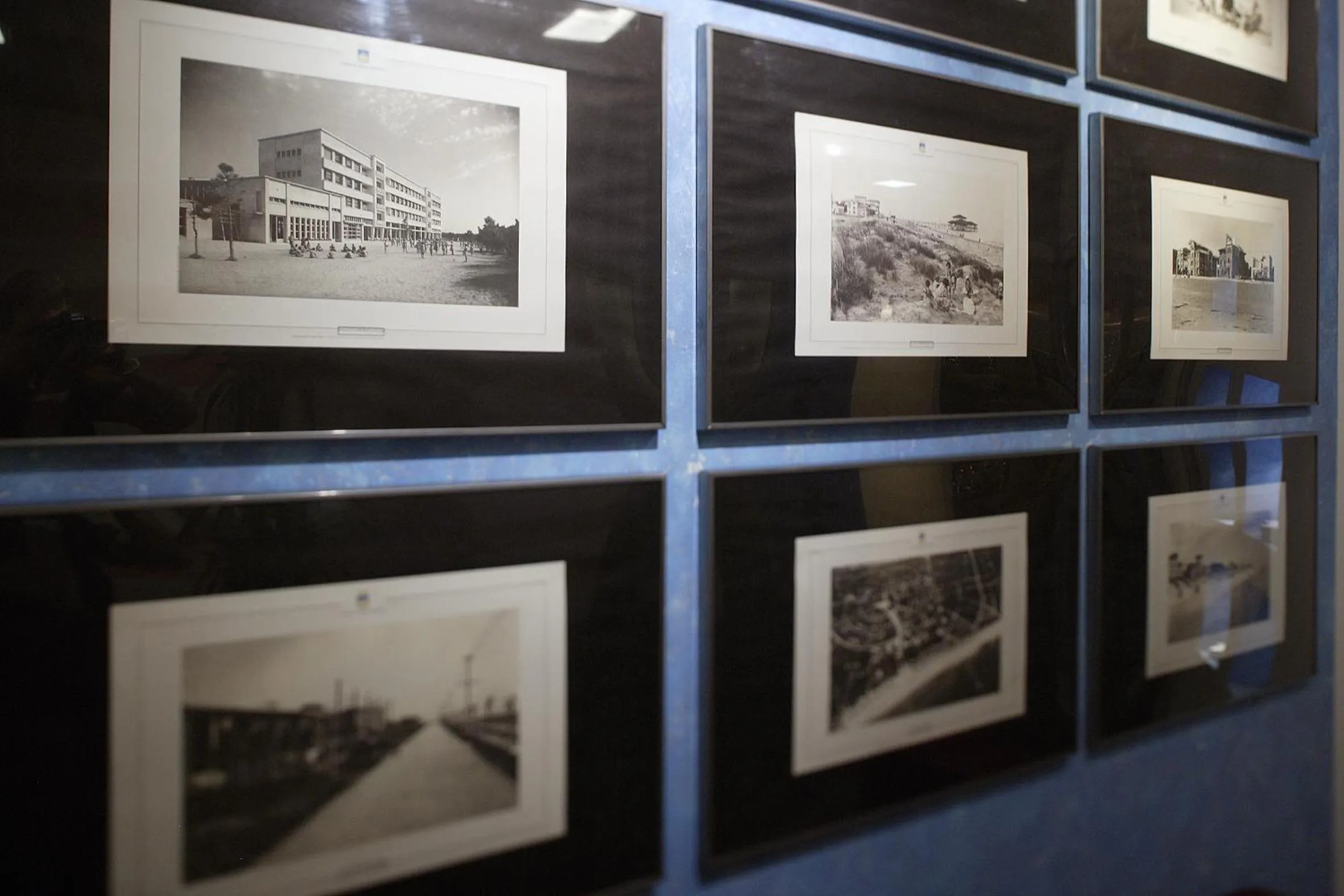 Decorative detail in International Beach Hotel
