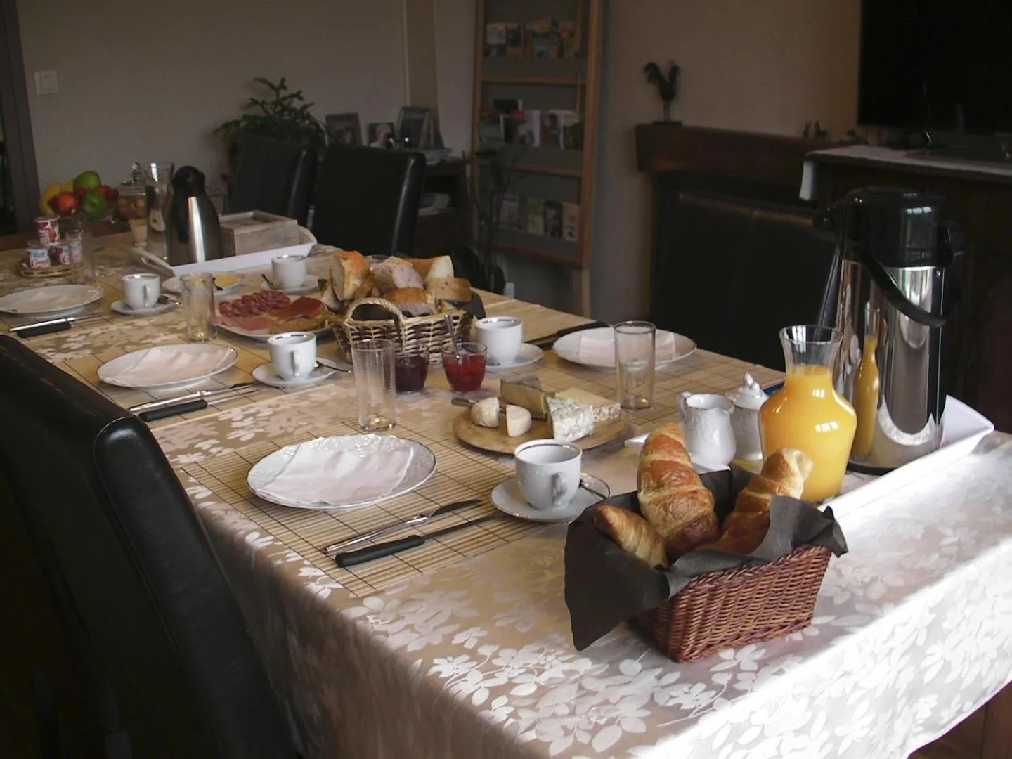 Continental breakfast in Maison Chabrat