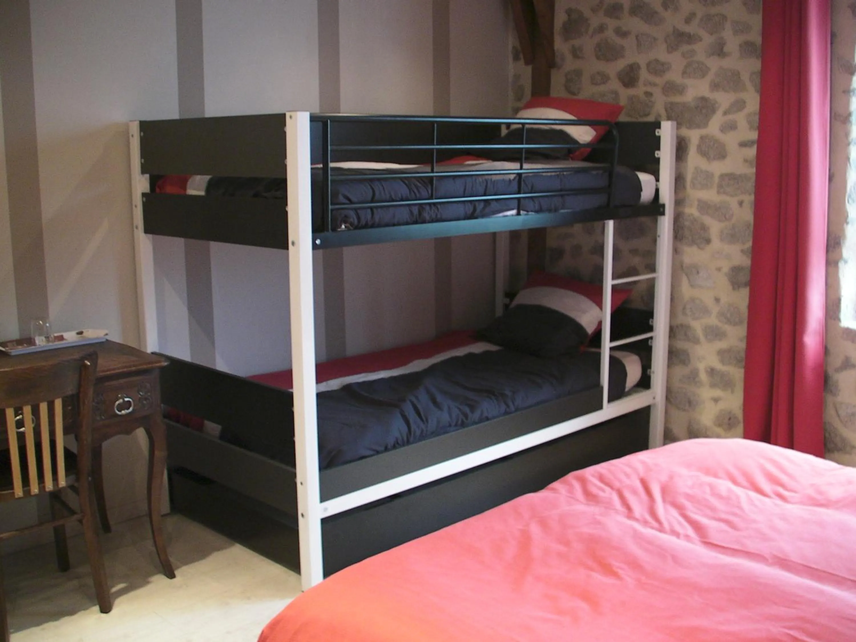 bunk bed, Bed in Maison Chabrat