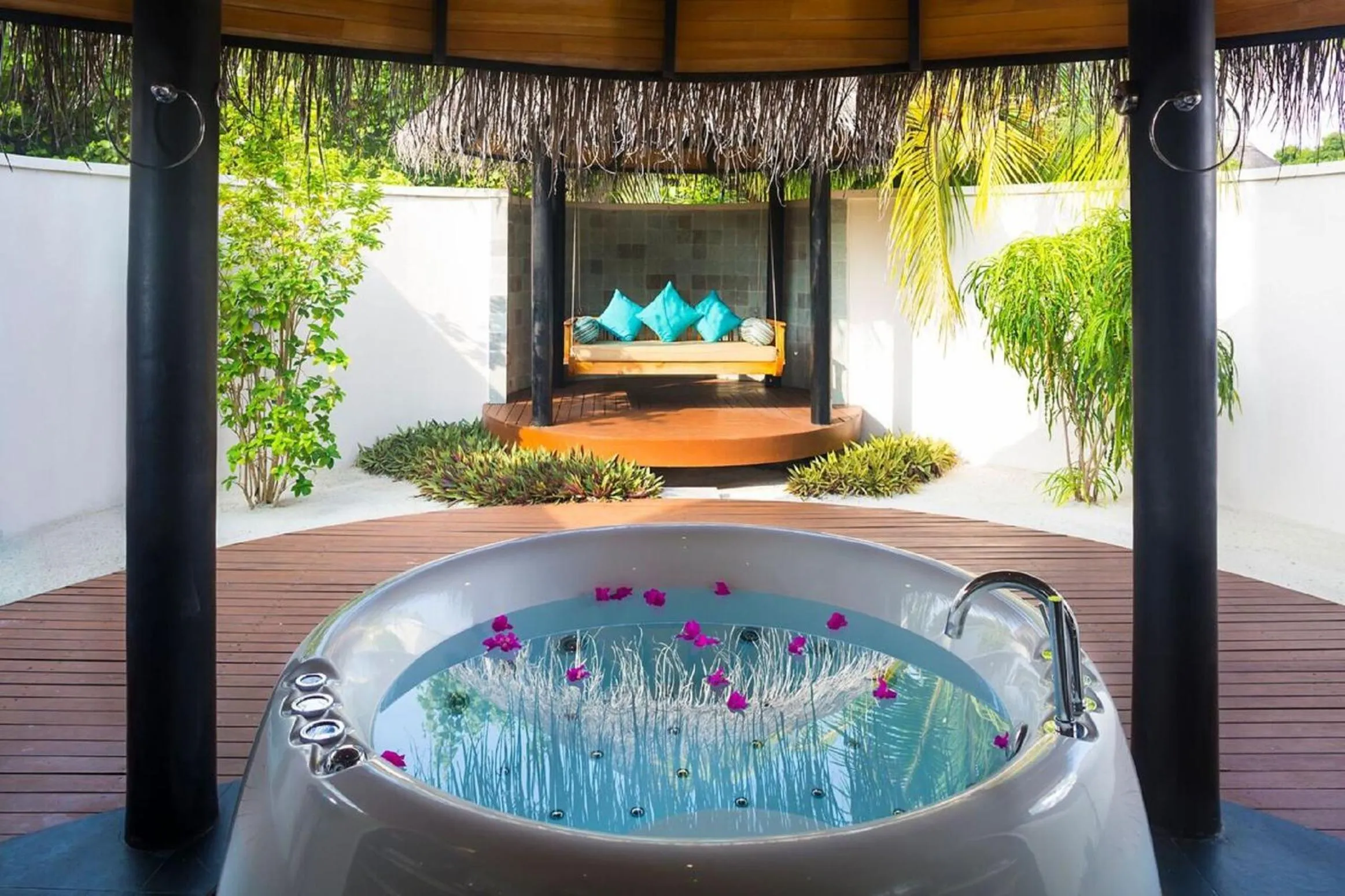 Bathroom in Sun Siyam Iru Fushi with Free Transfer