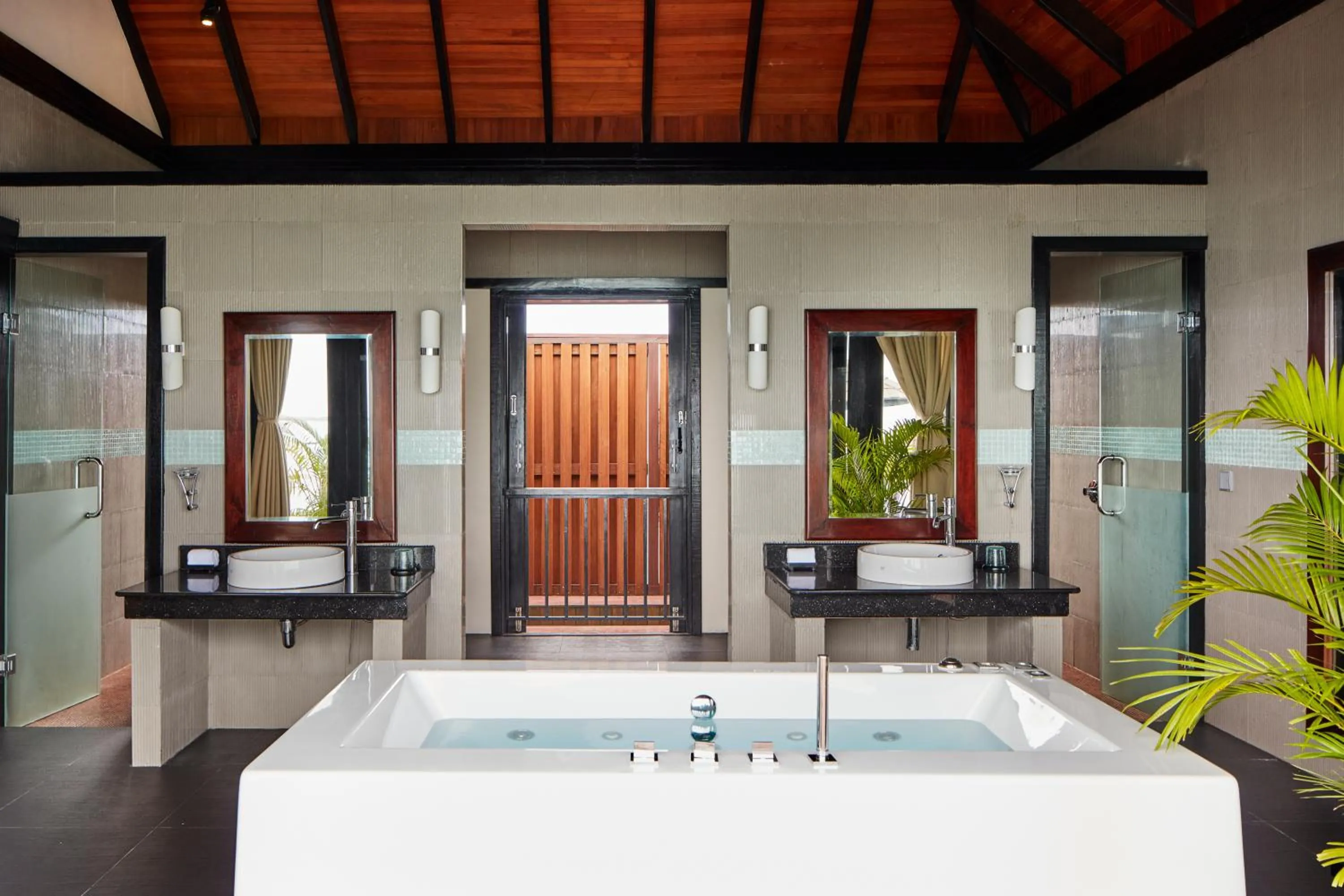 Bathroom in Sun Siyam Iru Fushi with Free Transfer