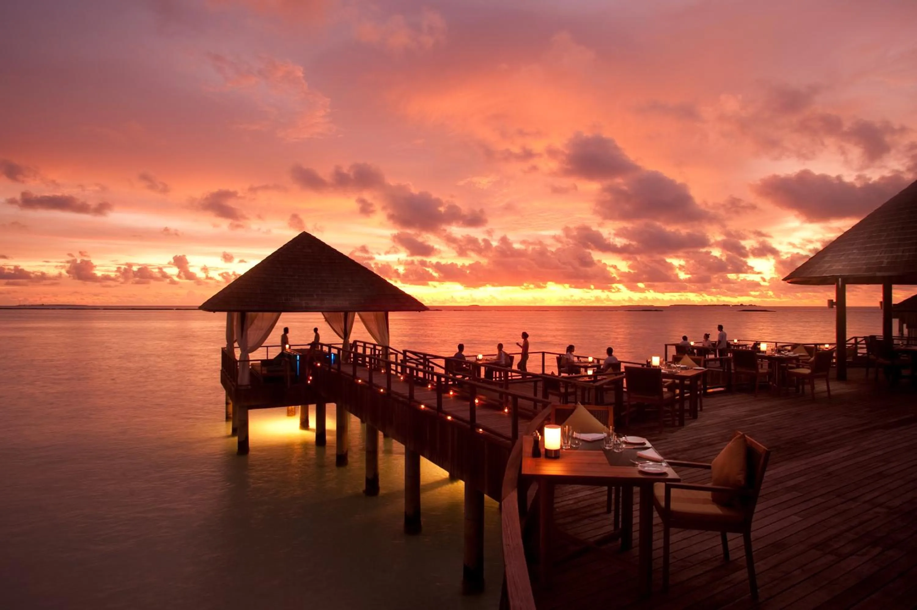 Restaurant/places to eat in Sun Siyam Iru Fushi with Free Transfer