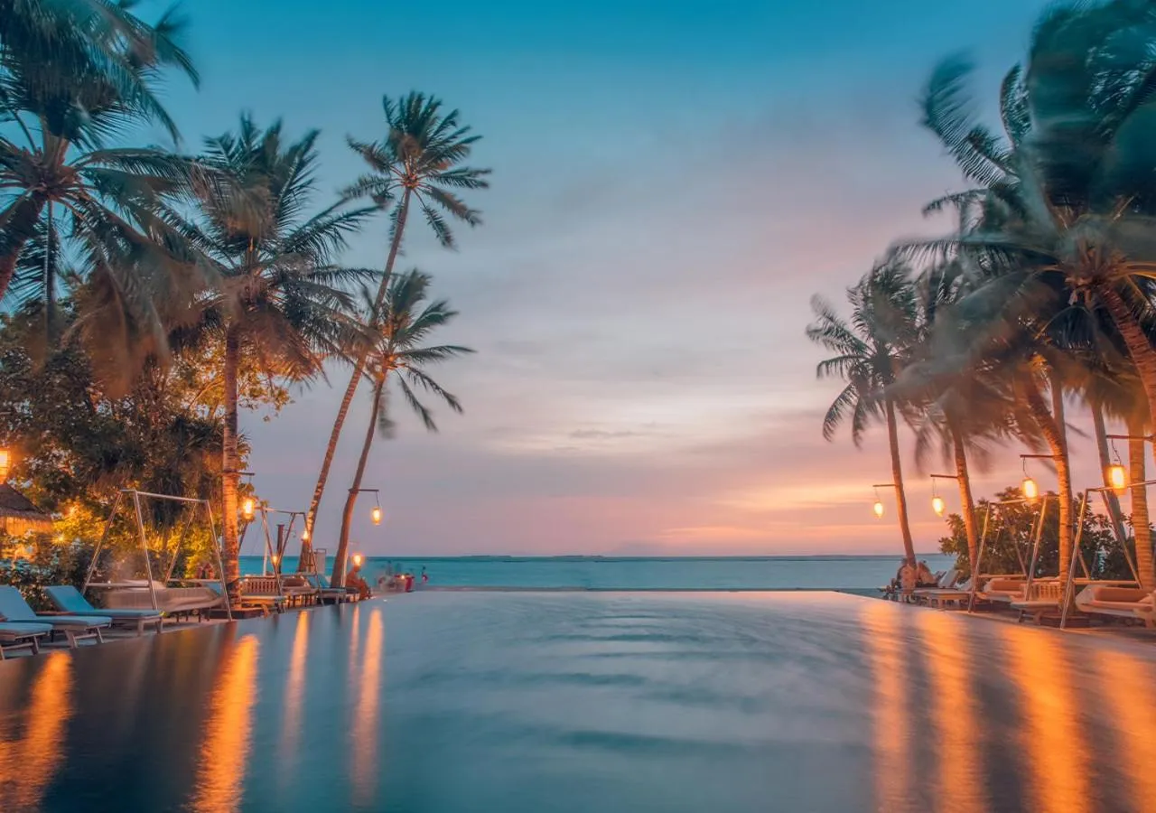 Lounge or bar in Sun Siyam Iru Fushi with Free Transfer