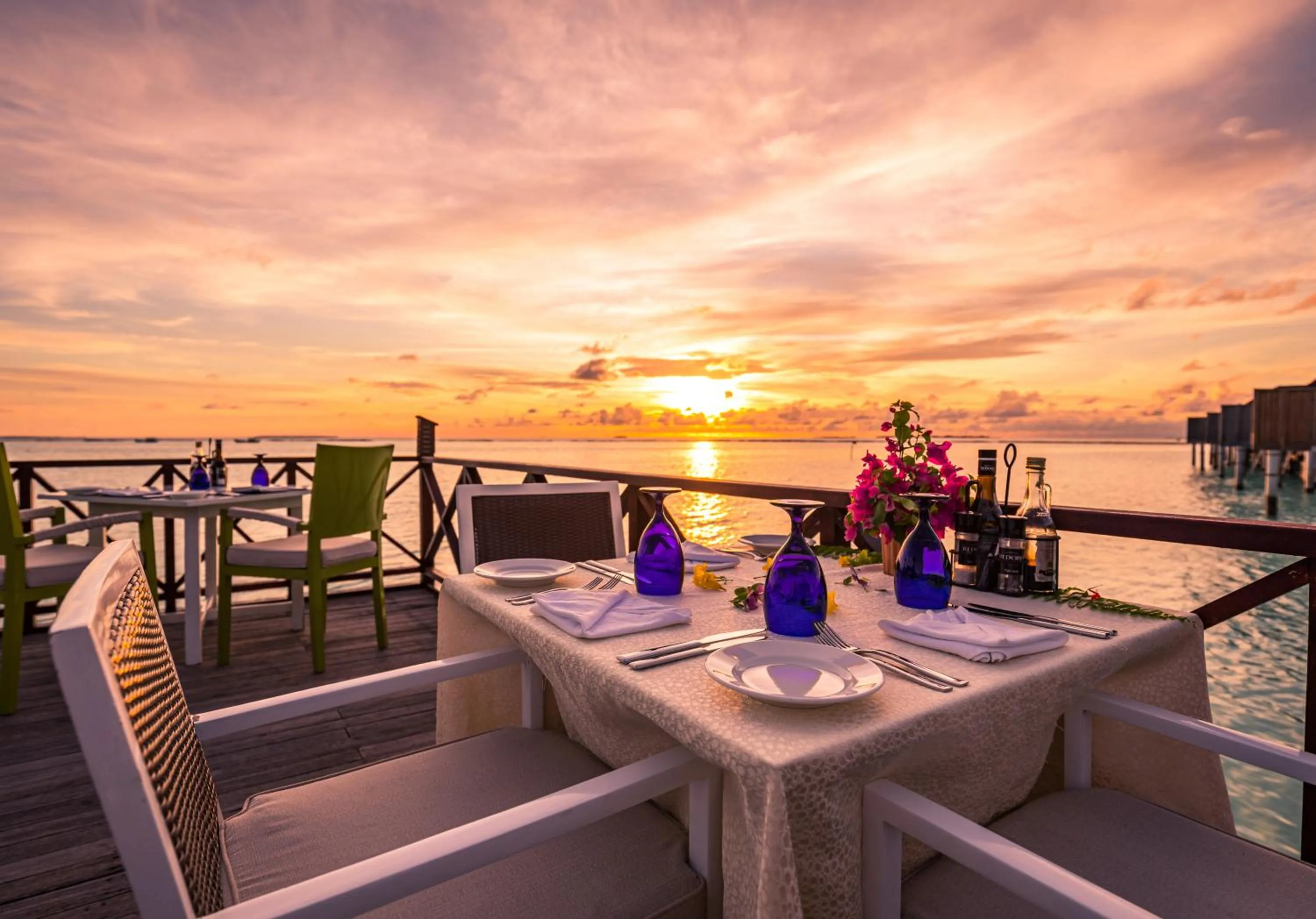 Restaurant/places to eat in Sun Siyam Iru Fushi with Free Transfer