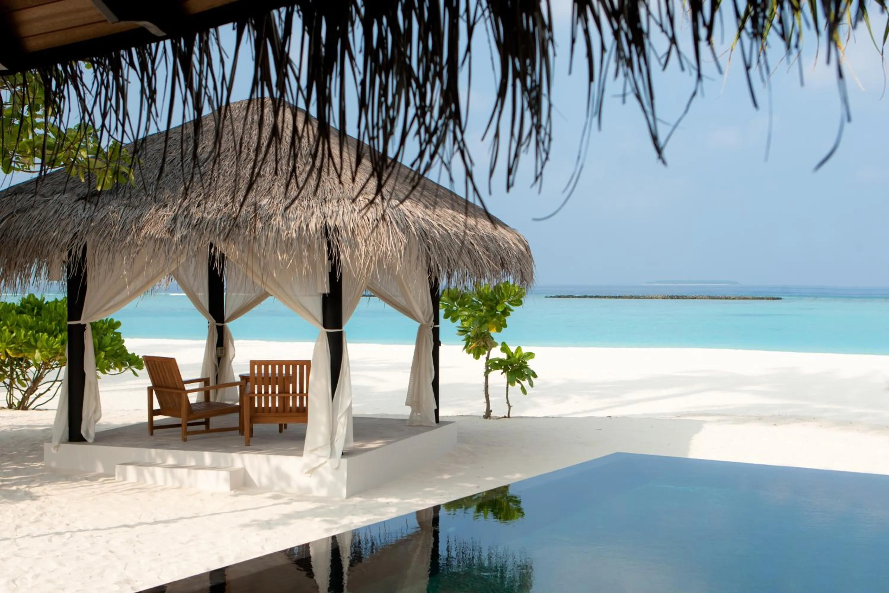 Patio in Sun Siyam Iru Fushi with Free Transfer