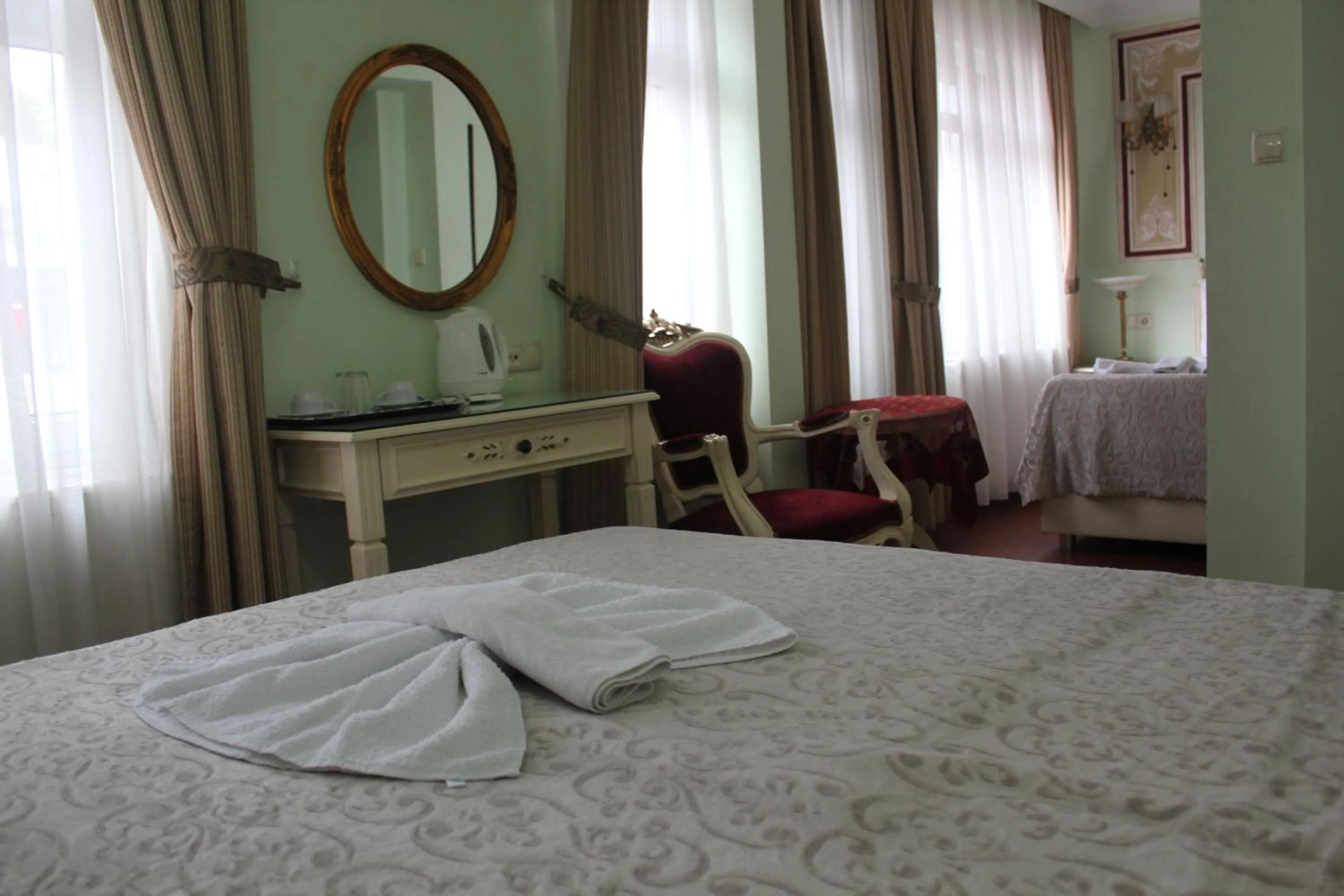 Bedroom, Bed in Asmali Hotel