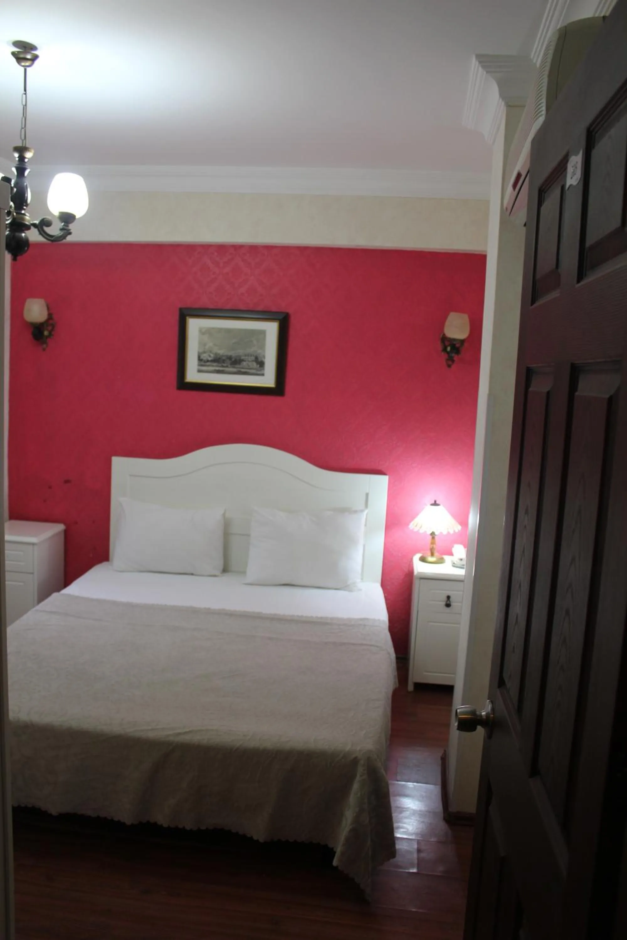 Bedroom, Bed in Asmali Hotel