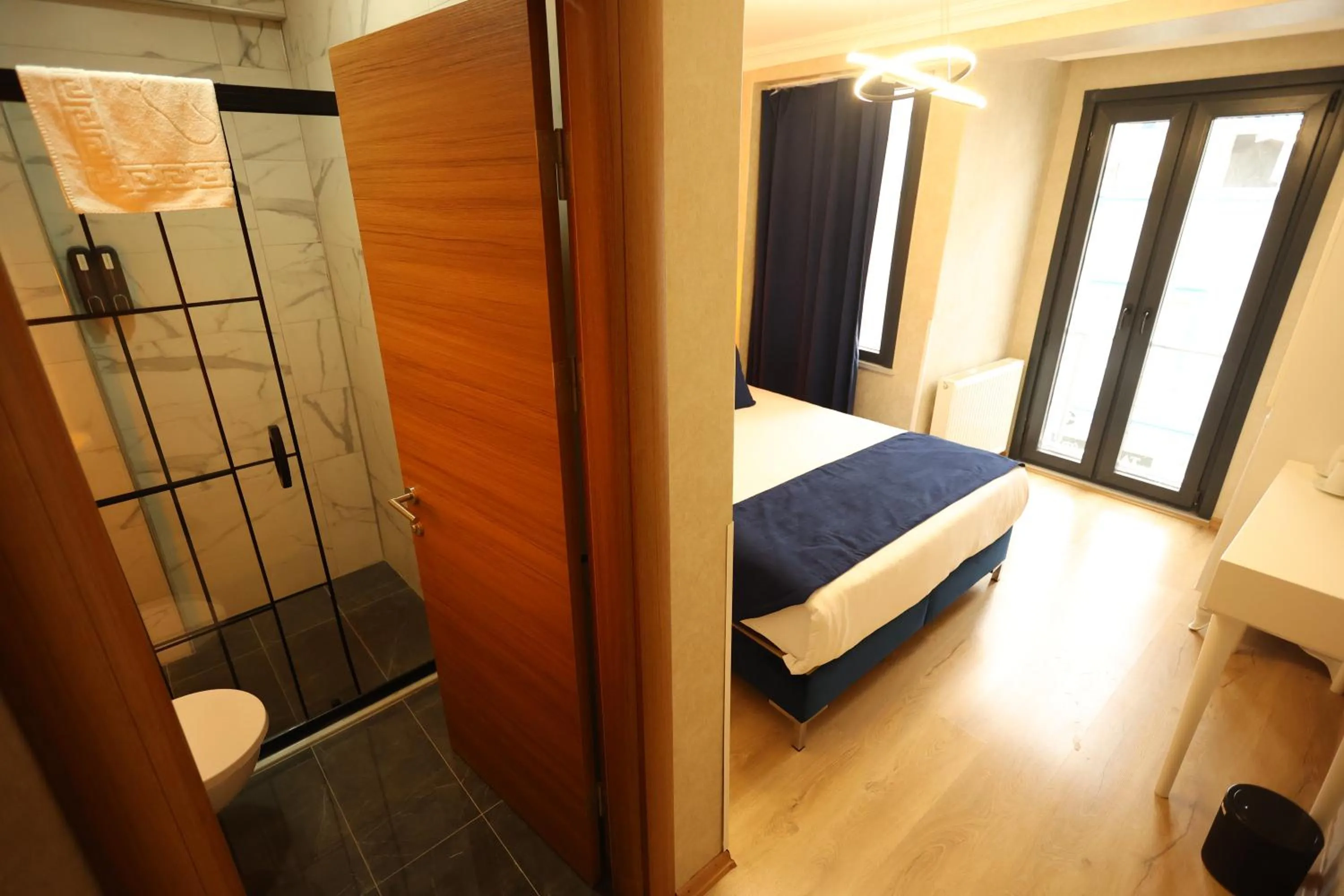 Shower, Bed in Asmali Hotel