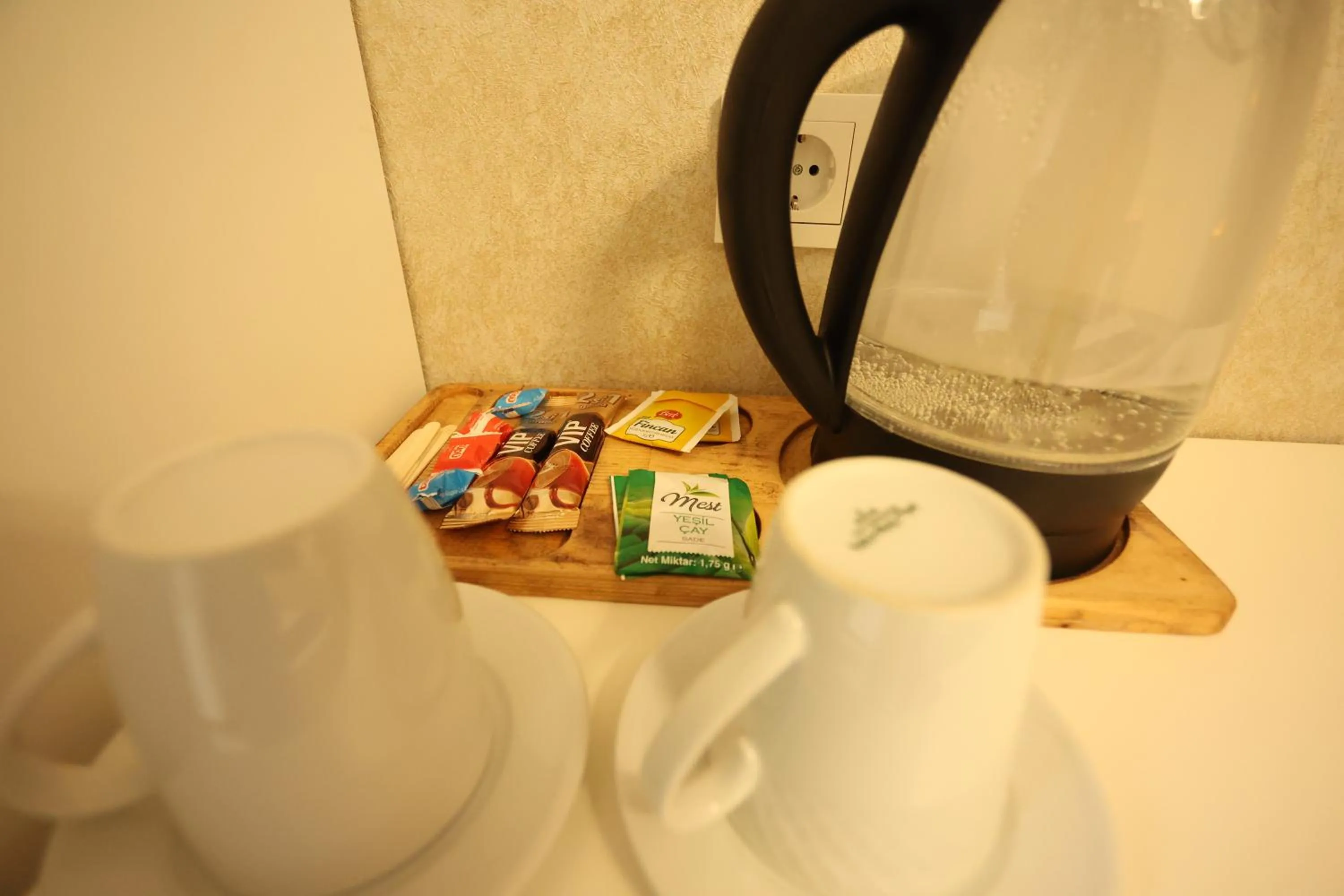 Coffee/tea facilities in Asmali Hotel