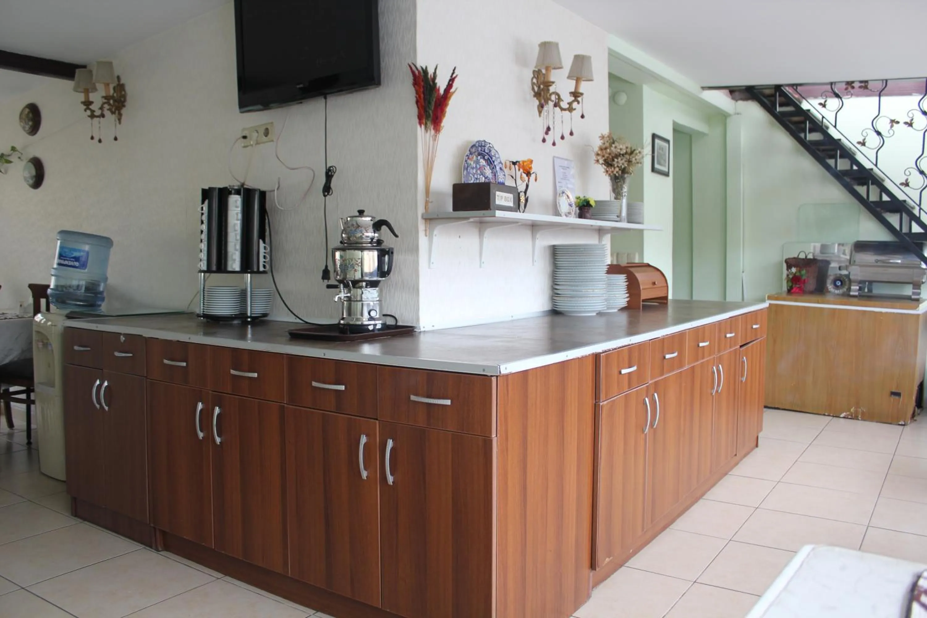 Restaurant/places to eat in Asmali Hotel